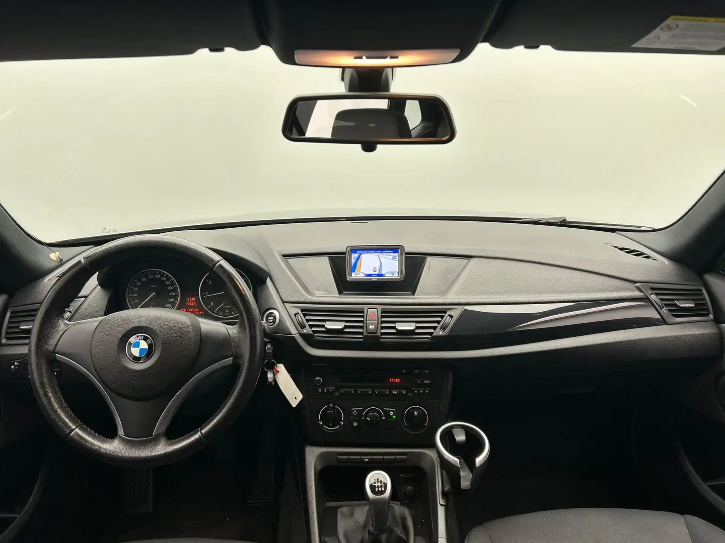 BMW X1 SDrive18i Trekhaak Parkeersensoren Airco Naviagtie Gris - 2