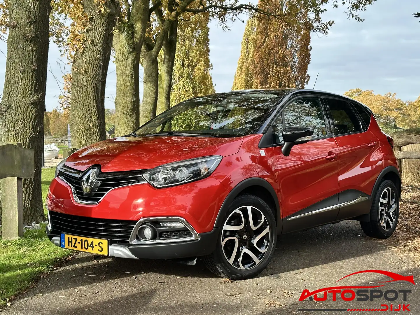 Renault Captur 1.2 TCe Helly Hansen Rouge - 1