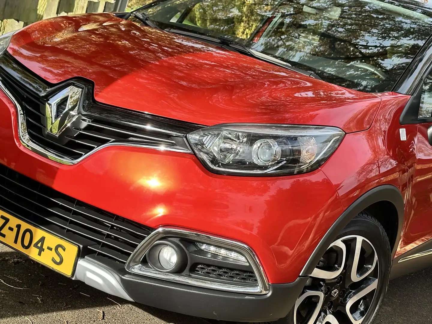 Renault Captur 1.2 TCe Helly Hansen Rouge - 2