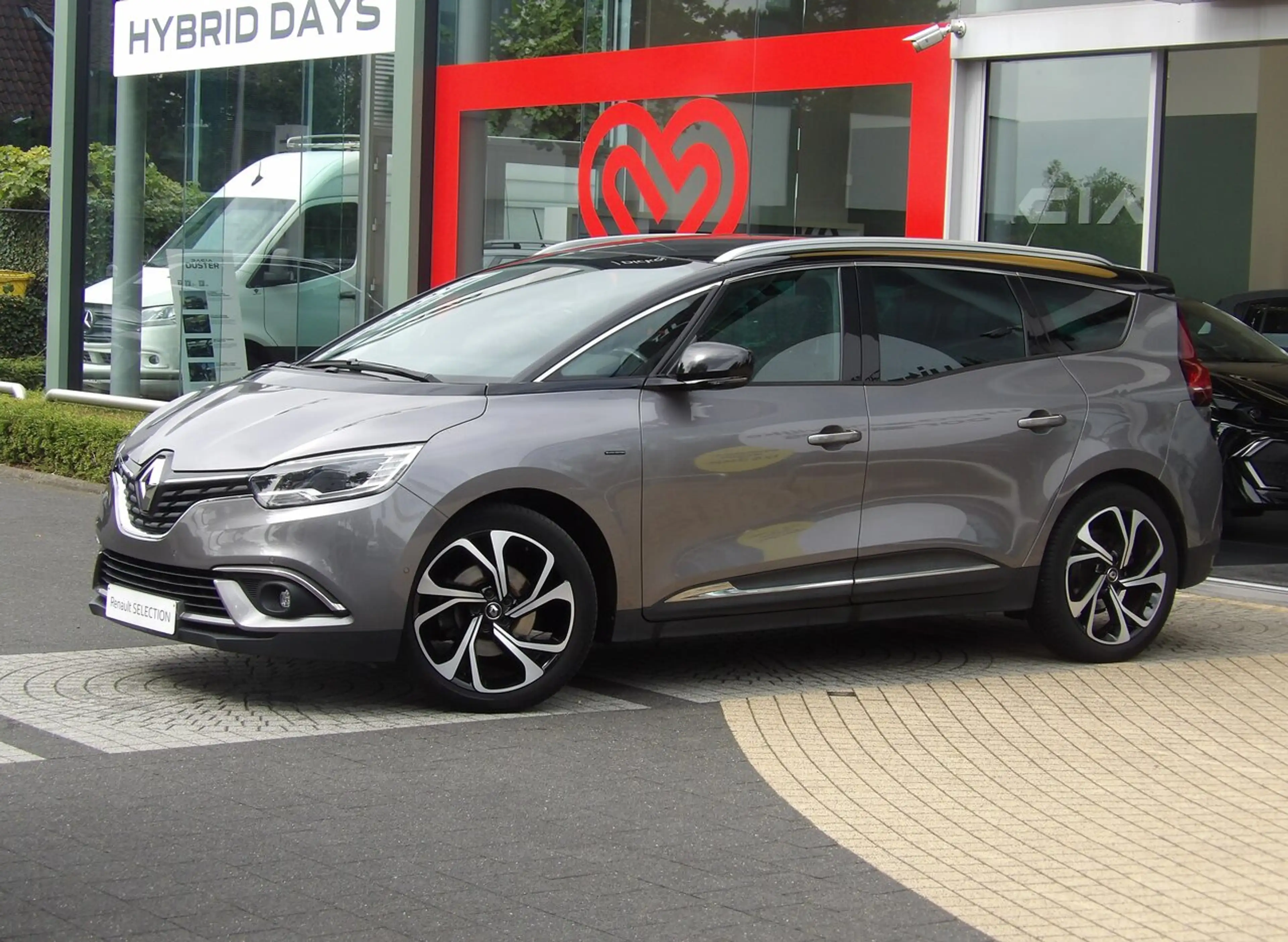 Renault Grand Scenic Black Edition TCe 140 EDC 7 plaatsen!
