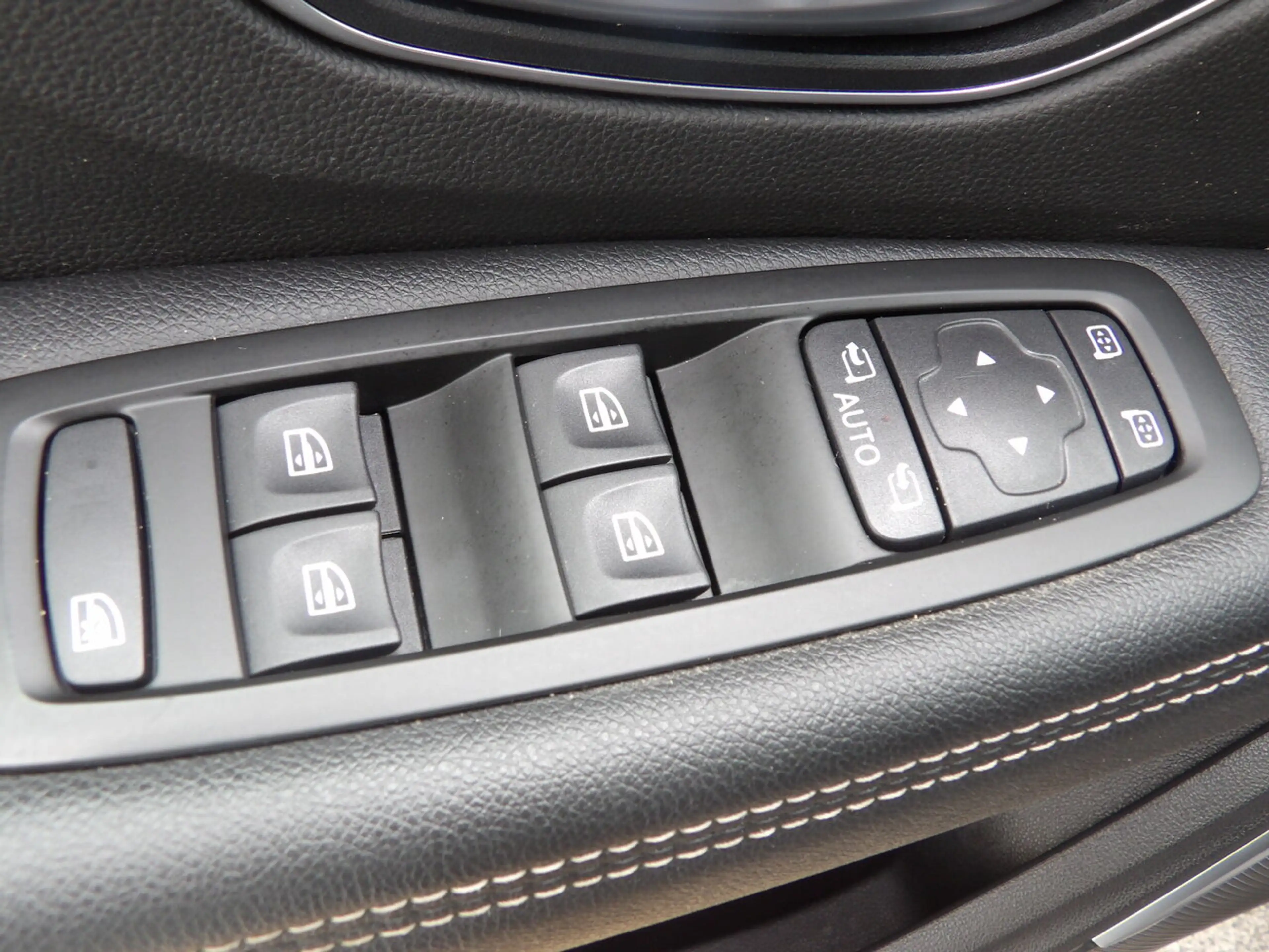 Renault Grand Scenic Black Edition TCe 140 EDC 7 plaatsen! — photo 10