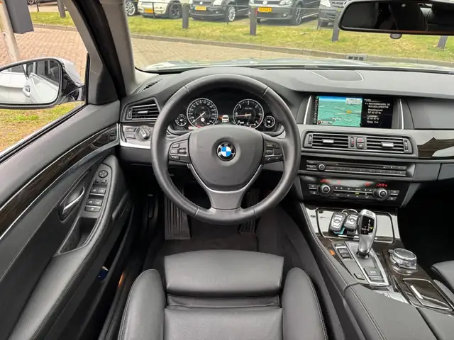 BMW 5 Series view 12