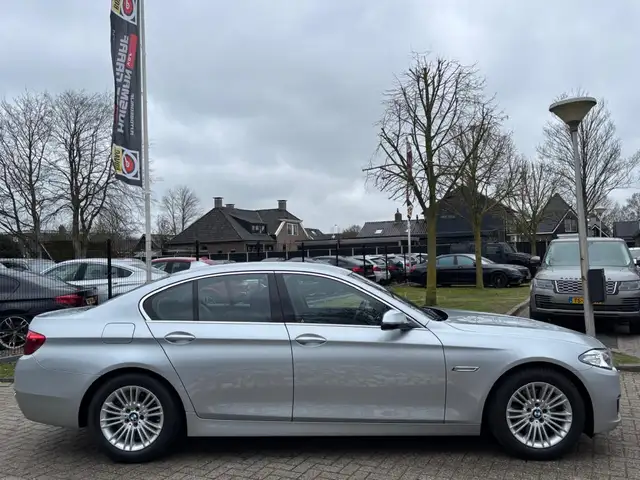 BMW 5 Series view 5