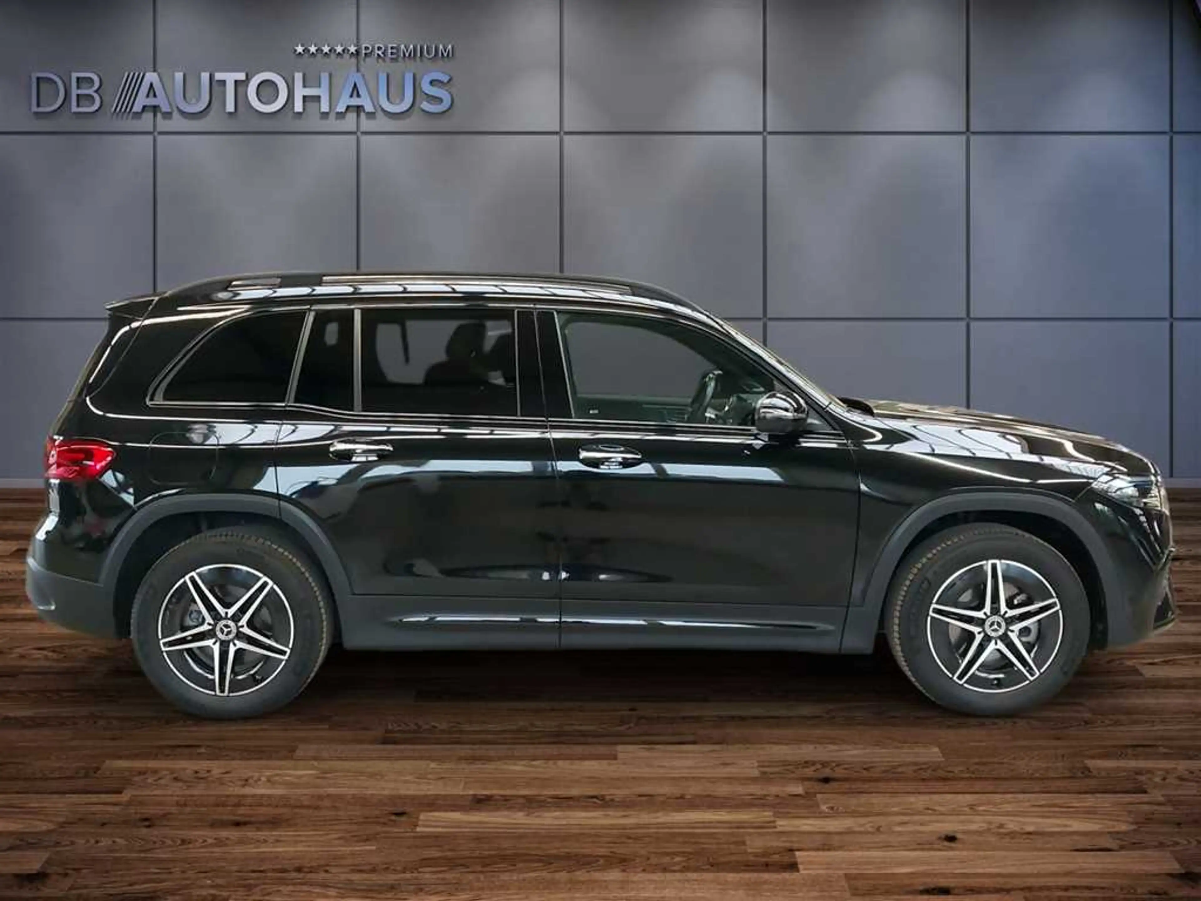 Mercedes-Benz EQB 250 + AMG Line Advanced Plus 71 kWh — photo 3