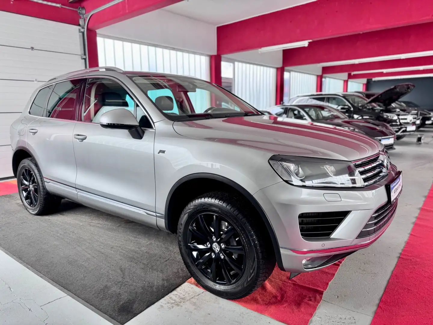 Volkswagen Touareg V6 TDI 4M Leder Navi BiXenon ABT 1Hd Zilver - 2