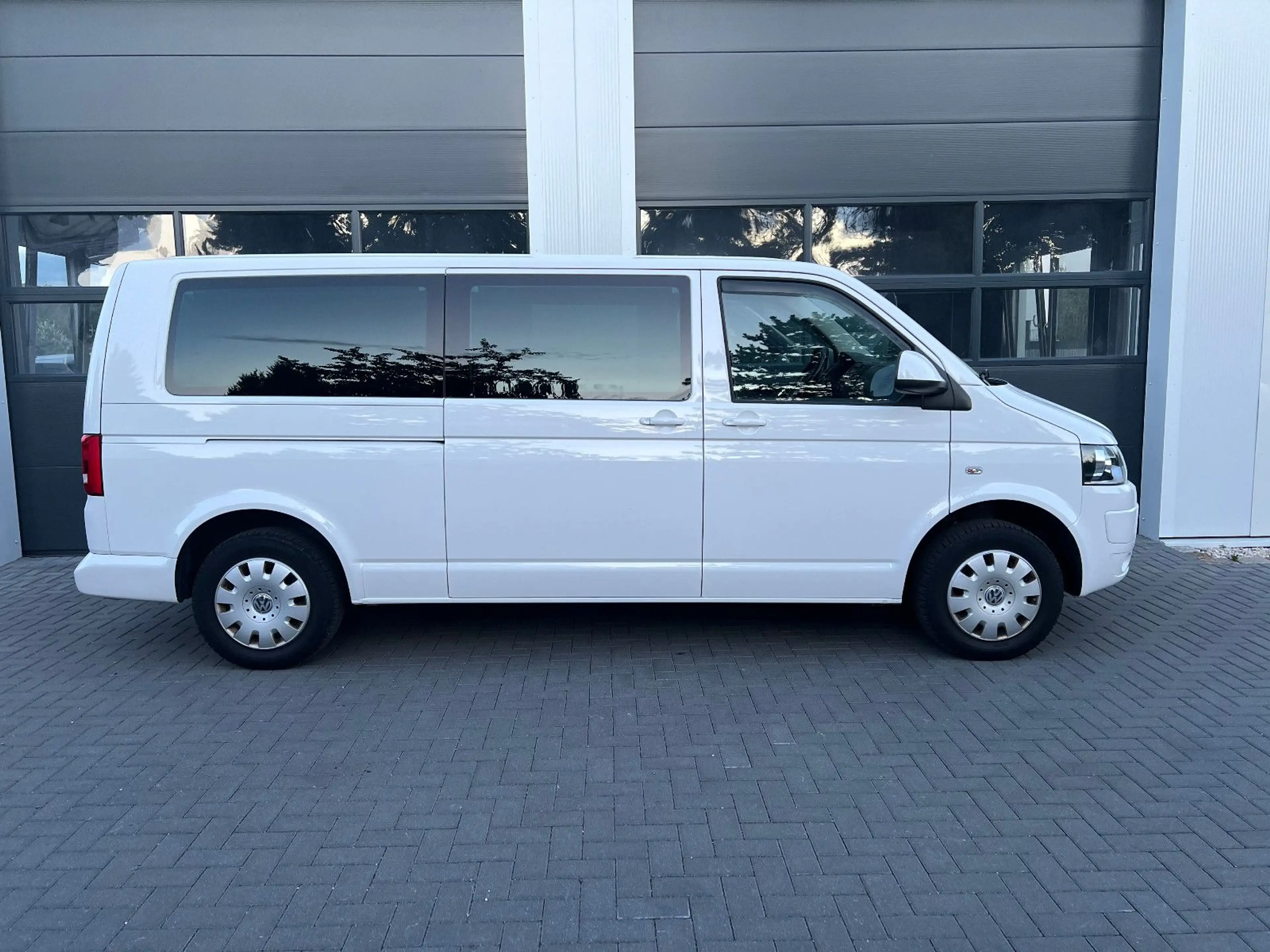 Volkswagen T5 Caravelle lang 4Motion Comf. Standh. PDC 150P — photo 5
