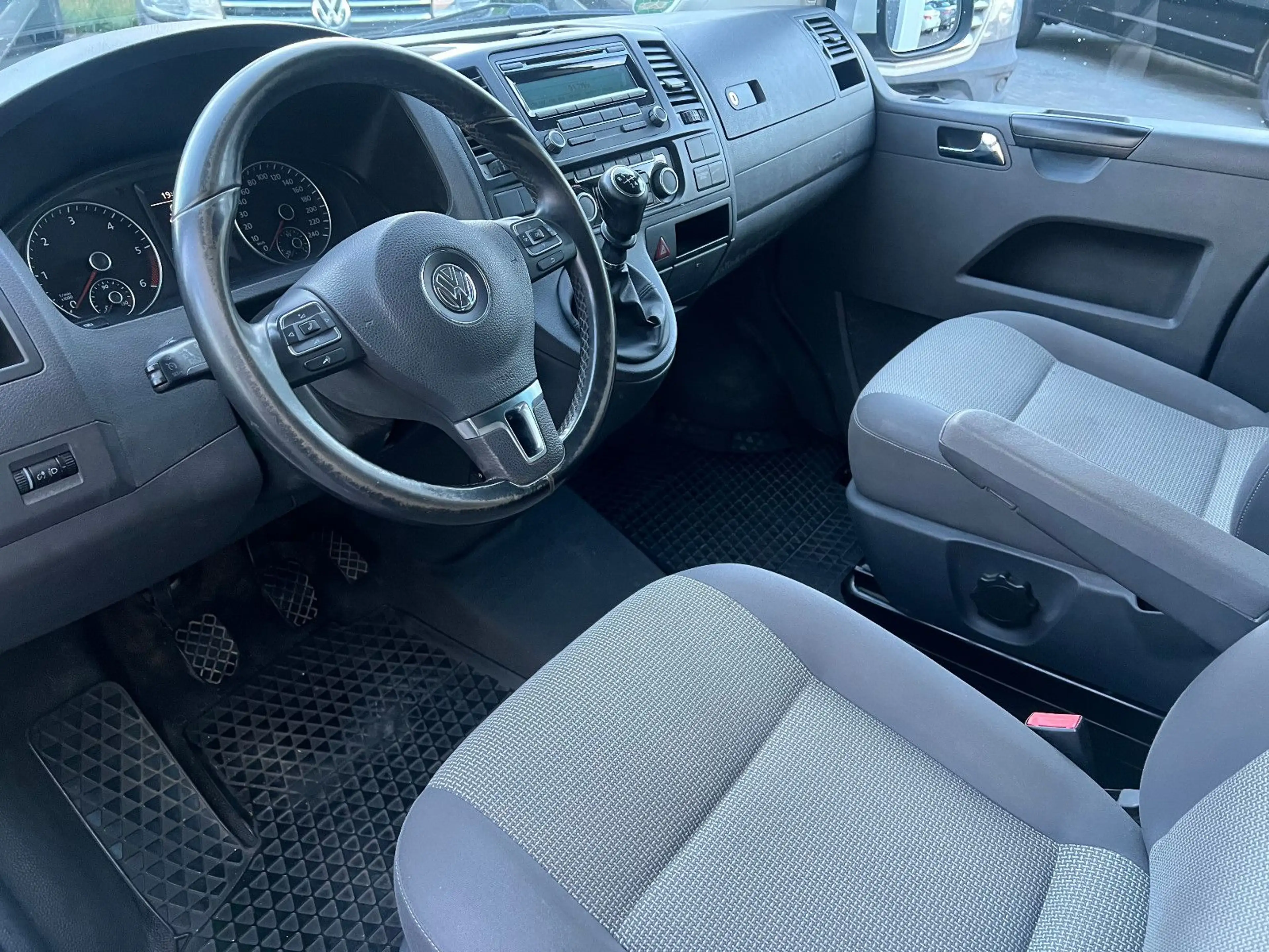 Volkswagen T5 Caravelle lang 4Motion Comf. Standh. PDC 150P — photo 13