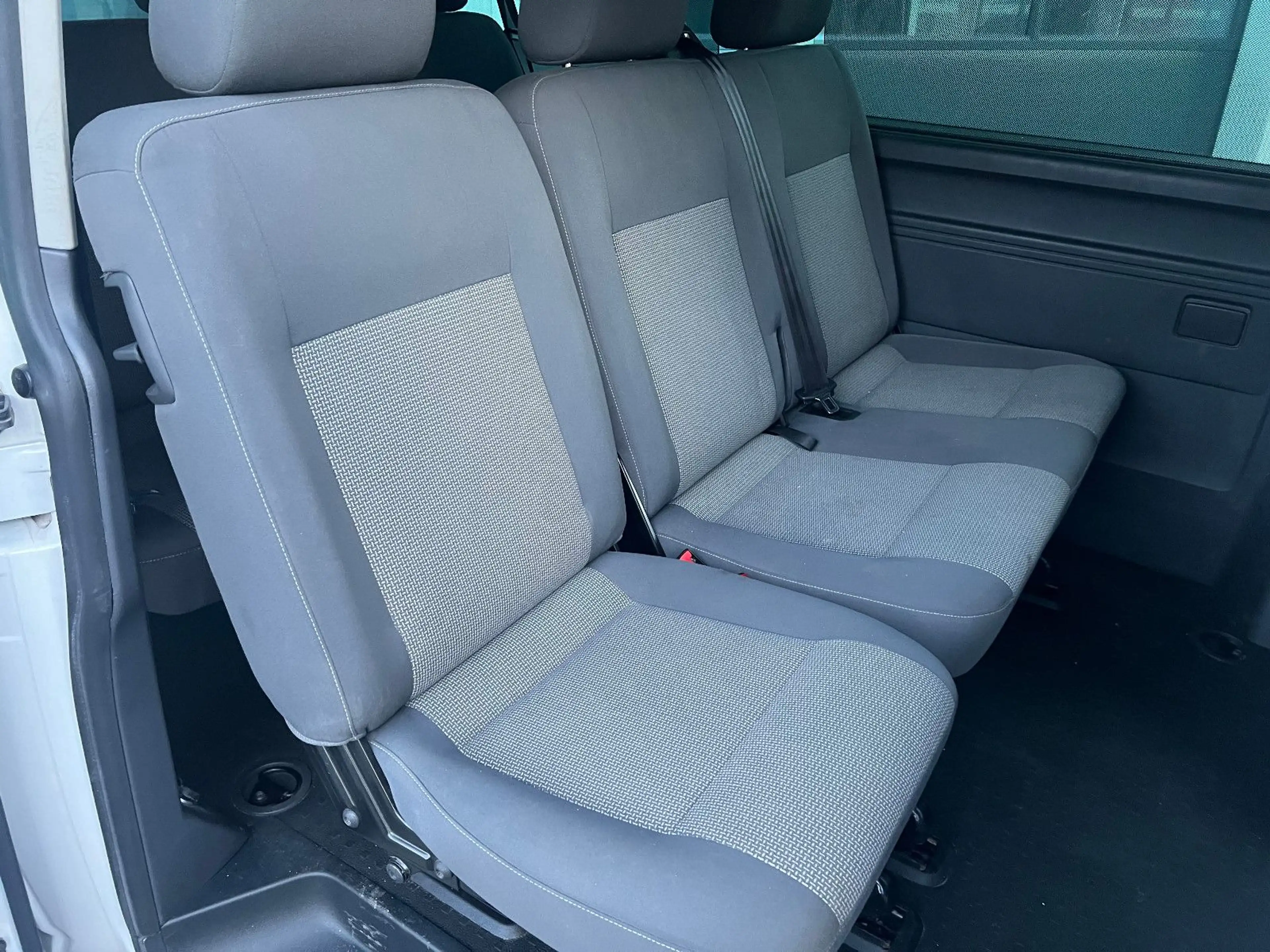 Volkswagen T5 Caravelle lang 4Motion Comf. Standh. PDC 150P — photo 15