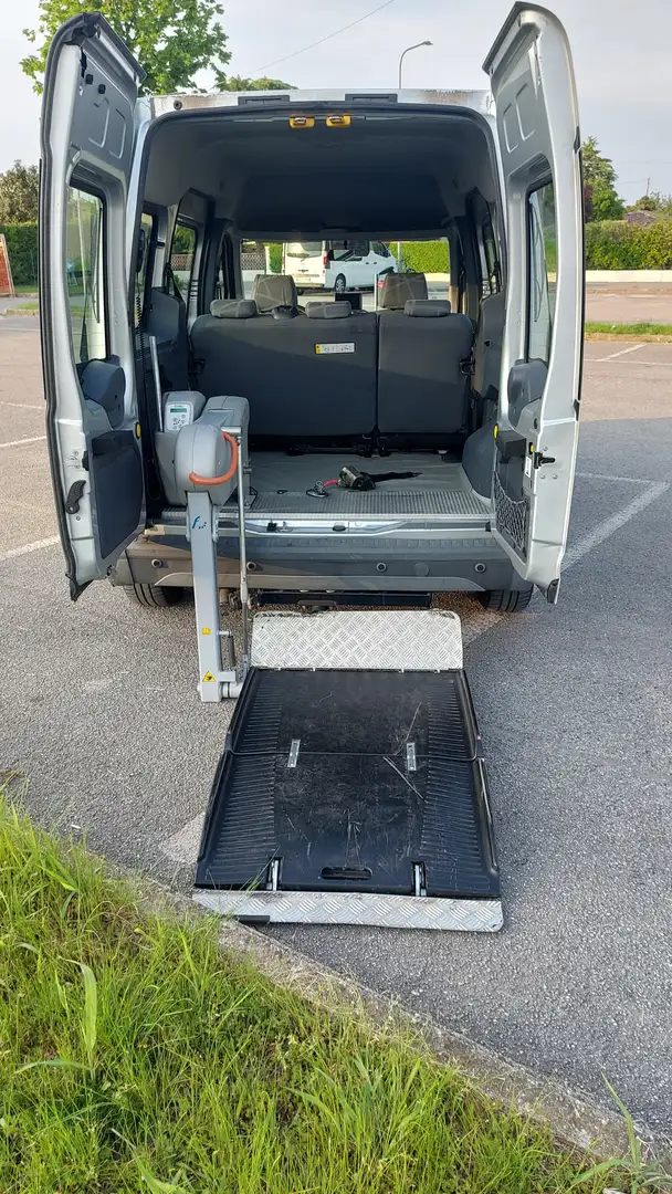 Ford Tourneo Connect 1.8 TDCI Trasporto disabili 4 posti + carrozzina Ezüst - 1