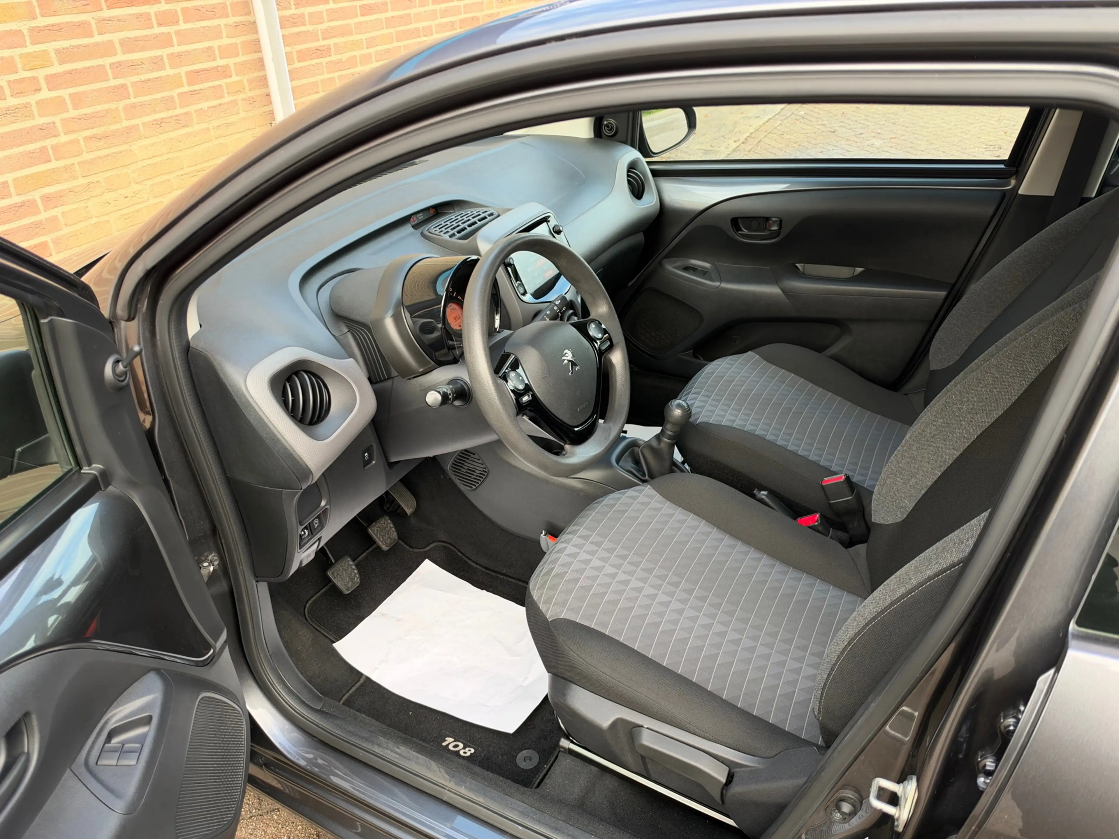 Peugeot 108 1.0 e-VTi Active — photo 11