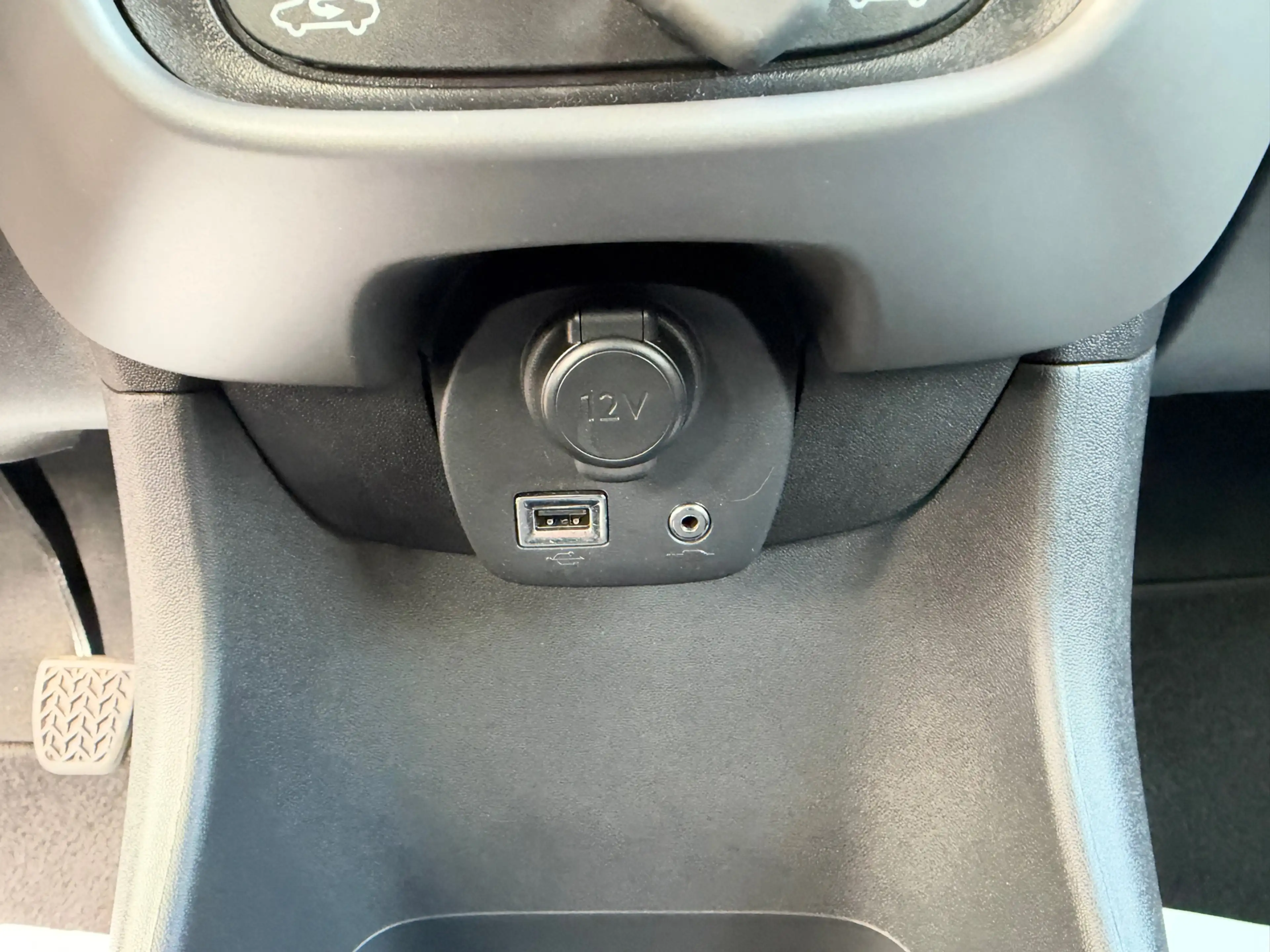 Peugeot 108 1.0 e-VTi Active — photo 26