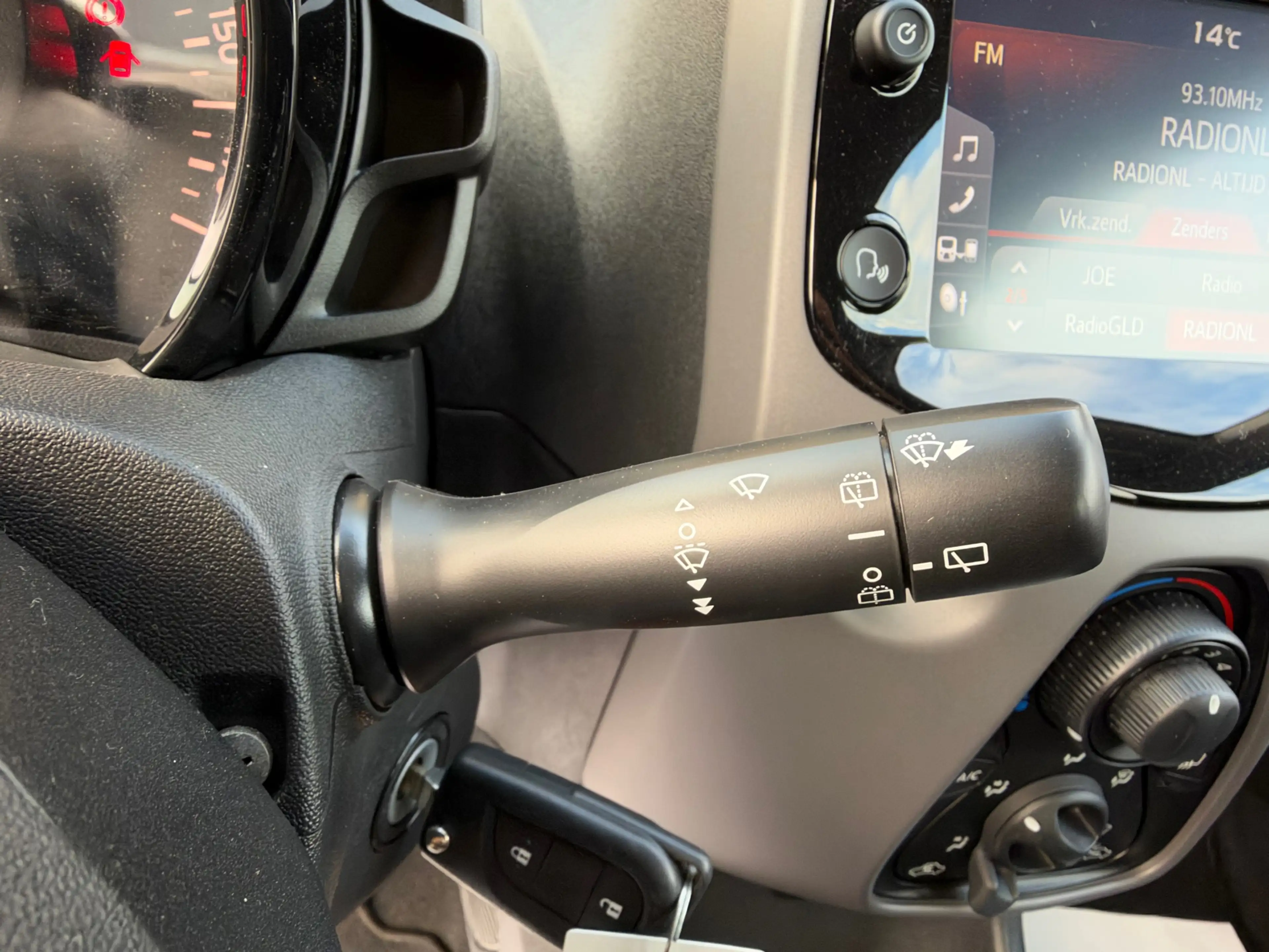 Peugeot 108 1.0 e-VTi Active — photo 21