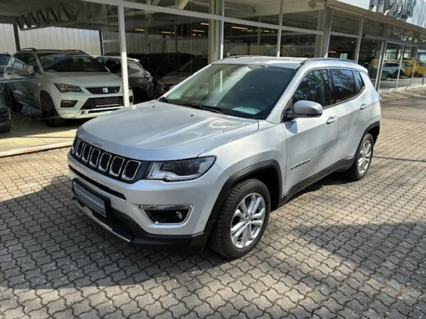 Jeep Compass 1,6 MJet Limited FWD *NAVI*RFK*SZH*TOP ZUSTAND* Grau - 2