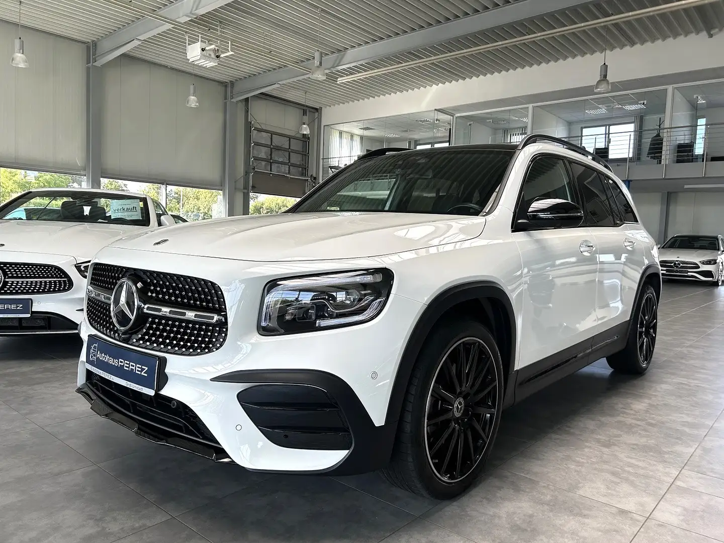Mercedes-Benz GLB 250 AMG + NIGHT-PANORAMA-HUD-AHK-360°-BEAM Alb - 2