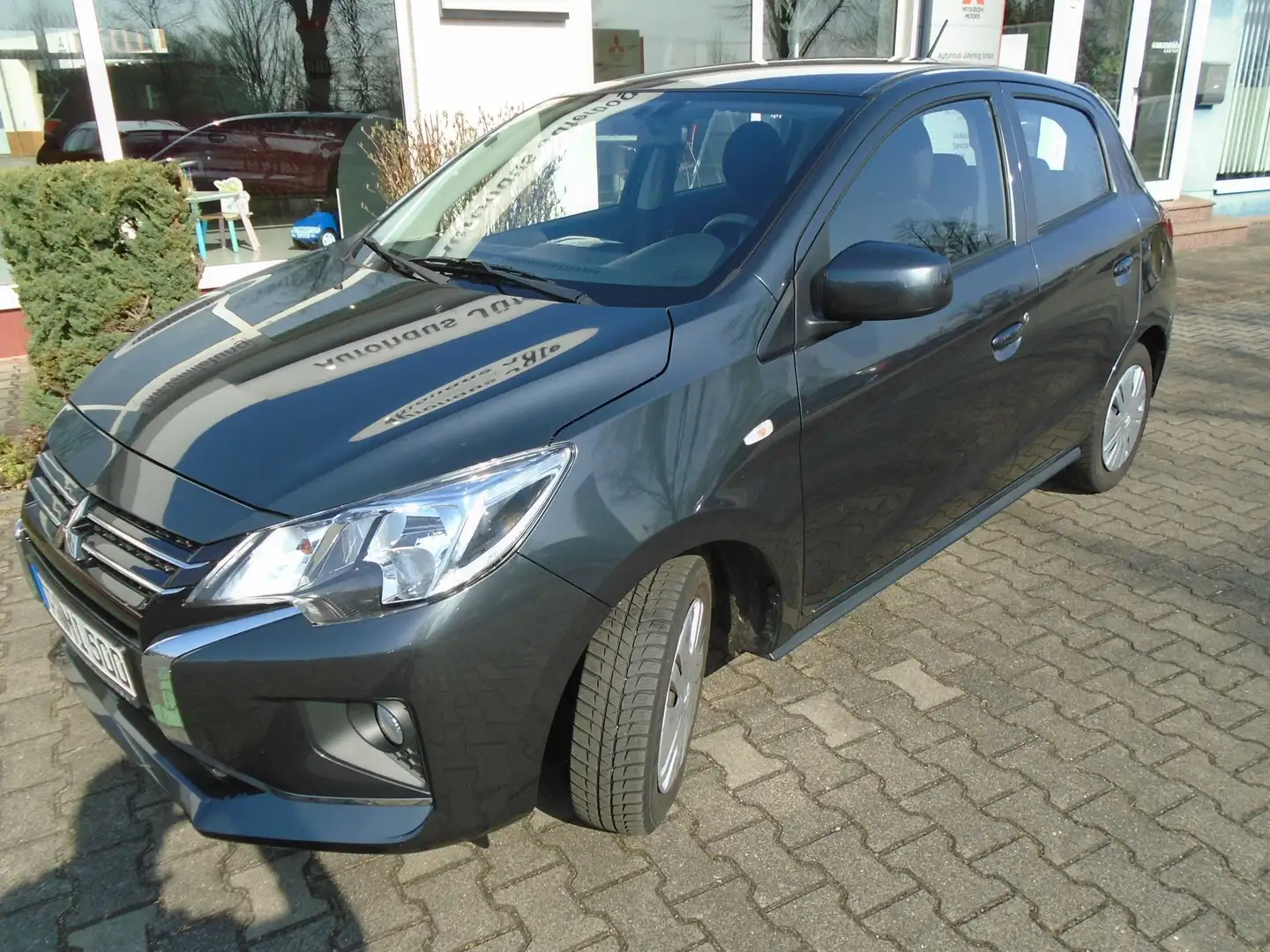 Mitsubishi Space Star Select 1.2 MIVEC 5-Gang Gris - 1