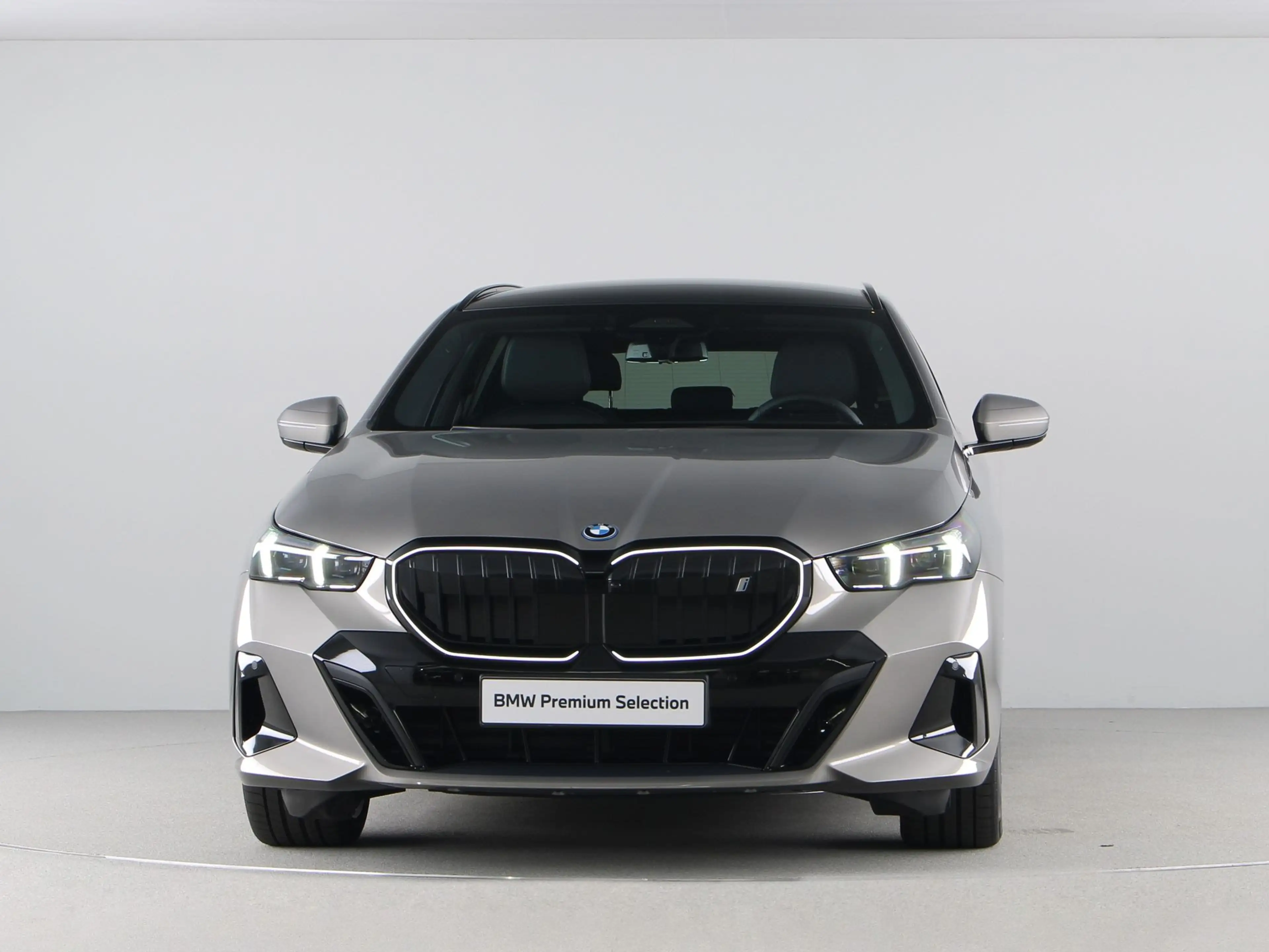BMW i5 Touring eDrive40 84 kWh M-sport Pro — photo 6