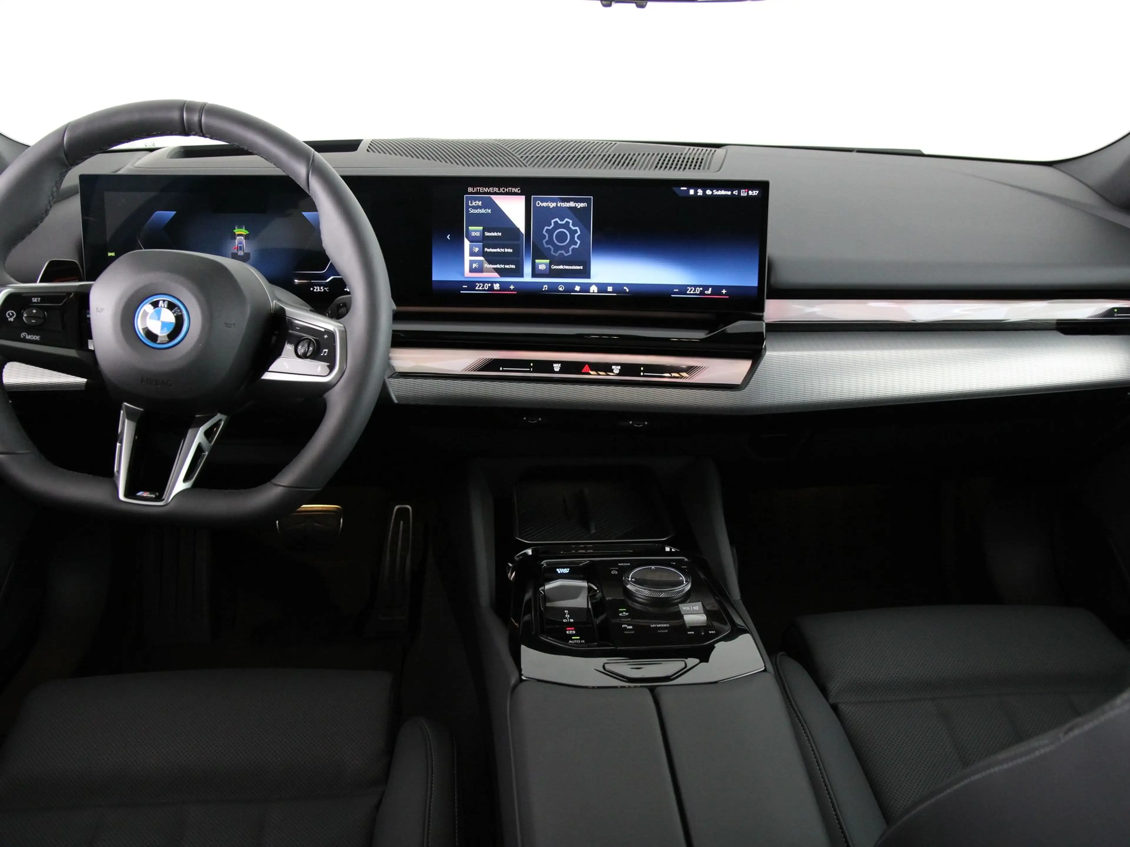 BMW i5 Touring eDrive40 84 kWh M-sport Pro — photo 13