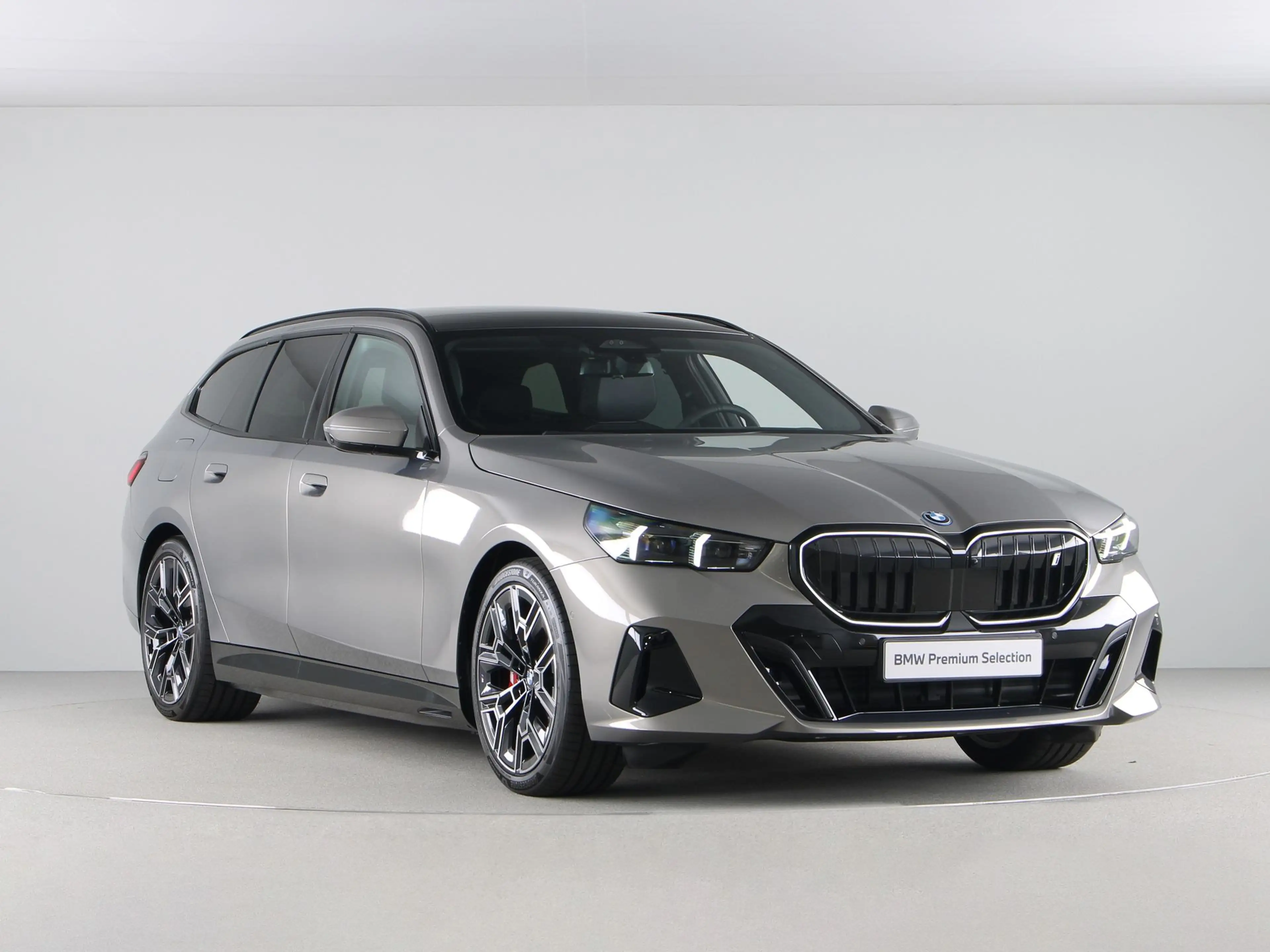 BMW i5 Touring eDrive40 84 kWh M-sport Pro — photo 7