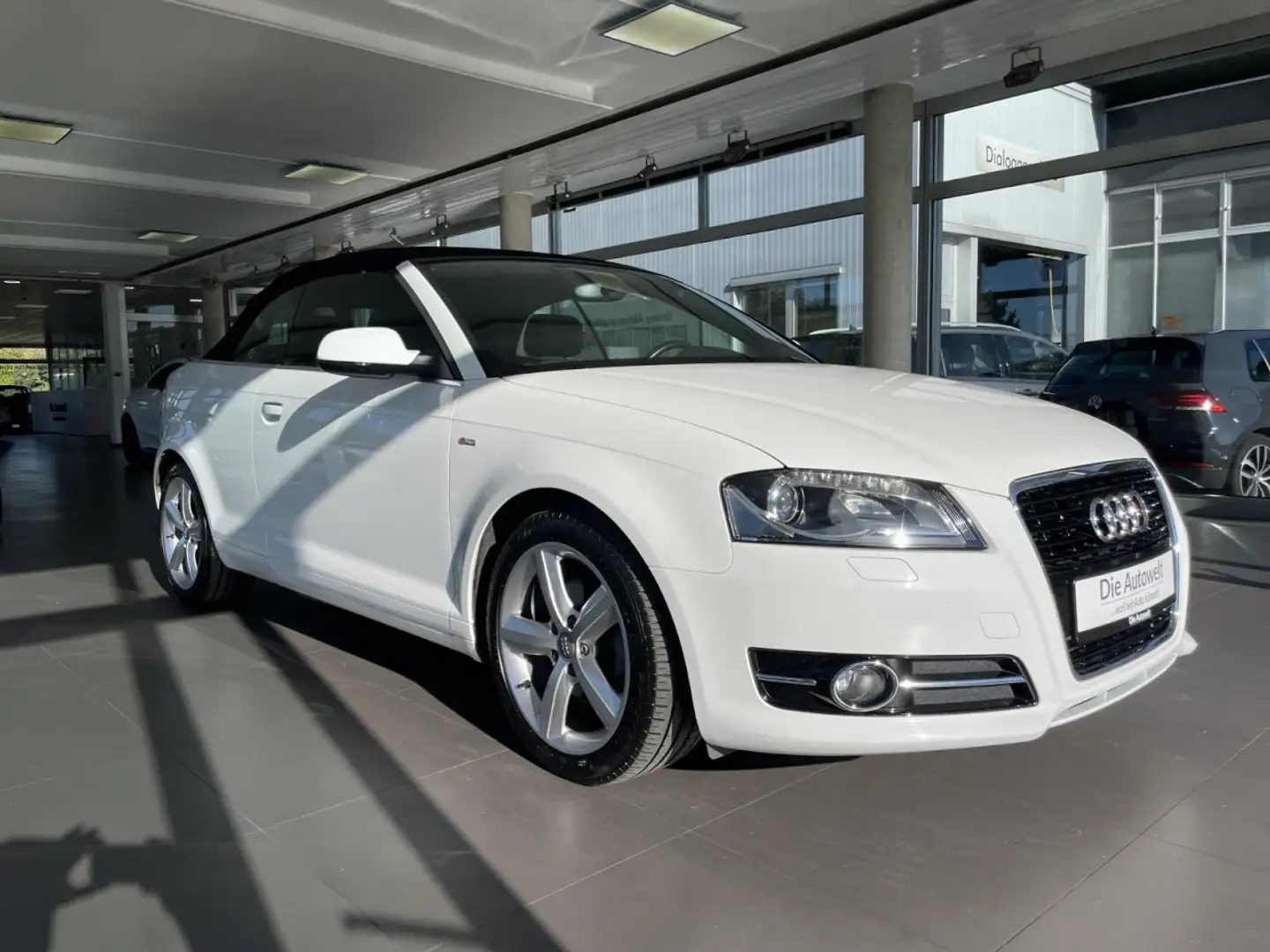 Audi A3 Cabrio 1.8 TFSI S-LINE NAVI XENON PDC SHZ GRA Weiß - 2