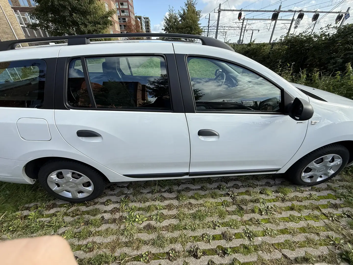 Dacia Logan 0.9 TCe Bi-Fuel Amb. Wit - 2