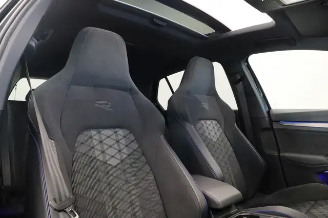 Volkswagen Golf view 13