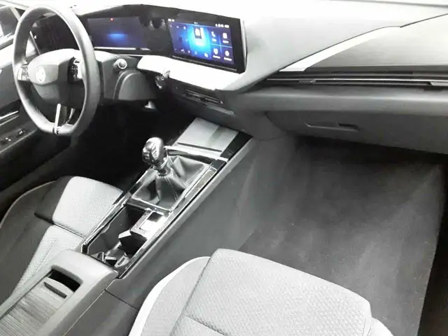 Opel Astra view 9