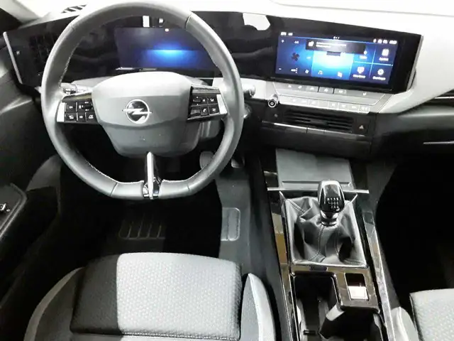Opel Astra view 10