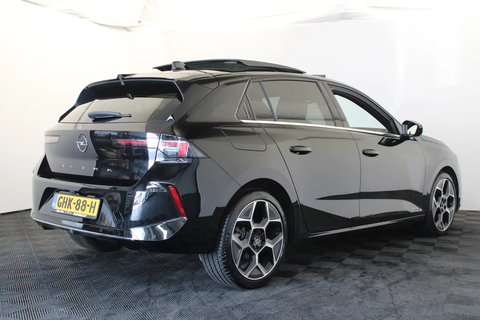 Opel Astra 1.2 ultimate | pano | Nero - 2