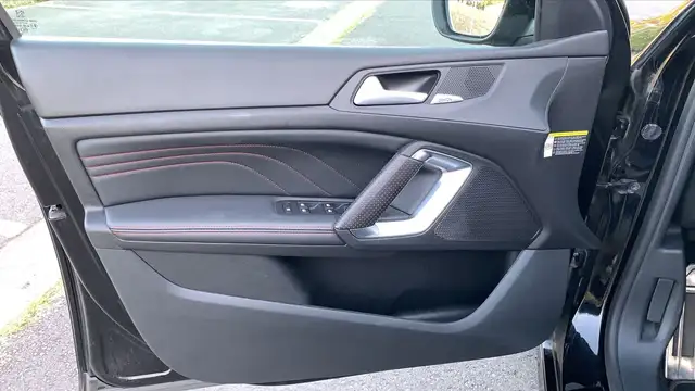 Peugeot 308 view 7