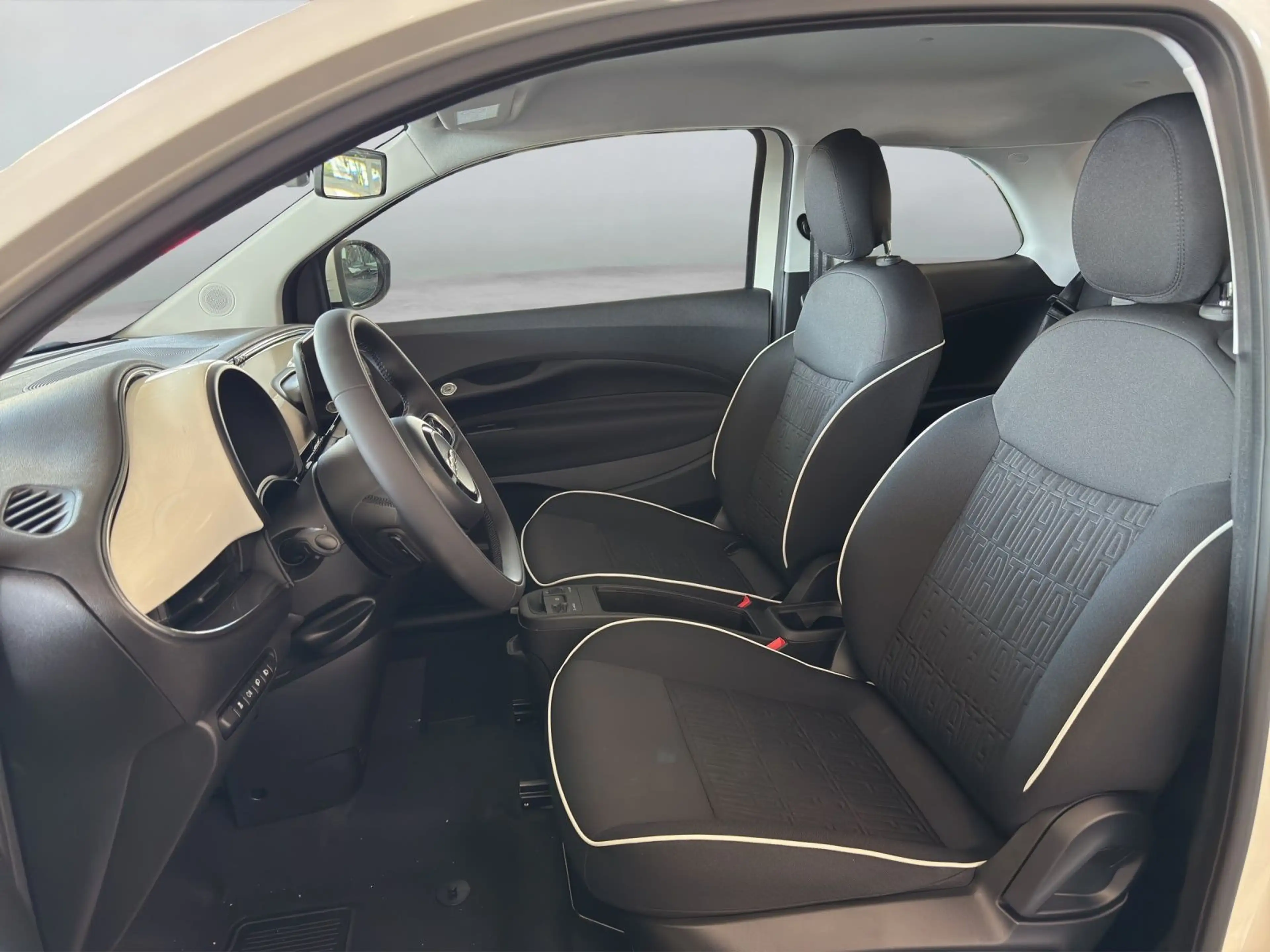 Fiat 500e Icon*Klimaauto*Kamera*Alu*Carplay*Keyless* — photo 10
