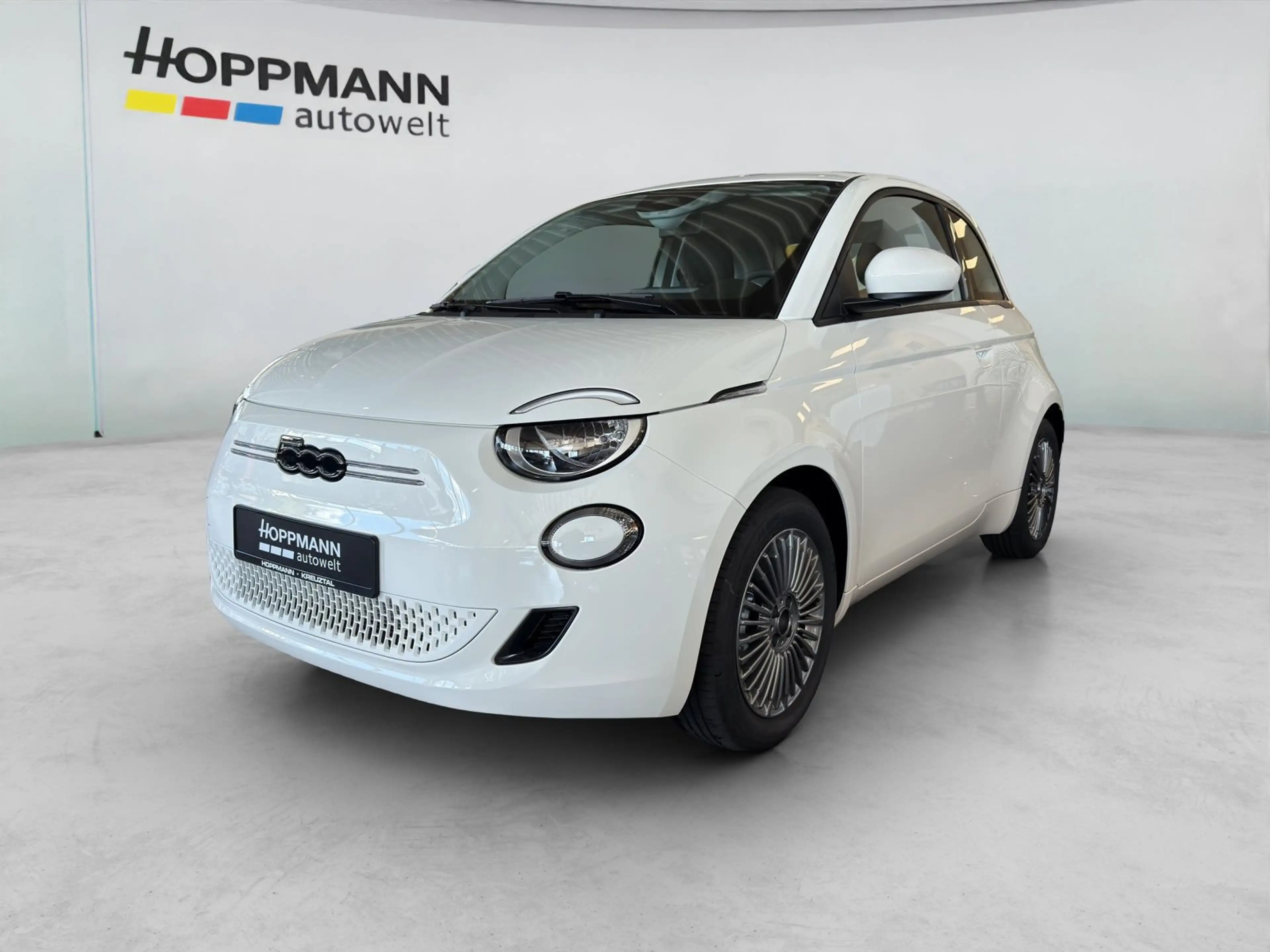 Fiat 500e Icon*Klimaauto*Kamera*Alu*Carplay*Keyless* — photo 2