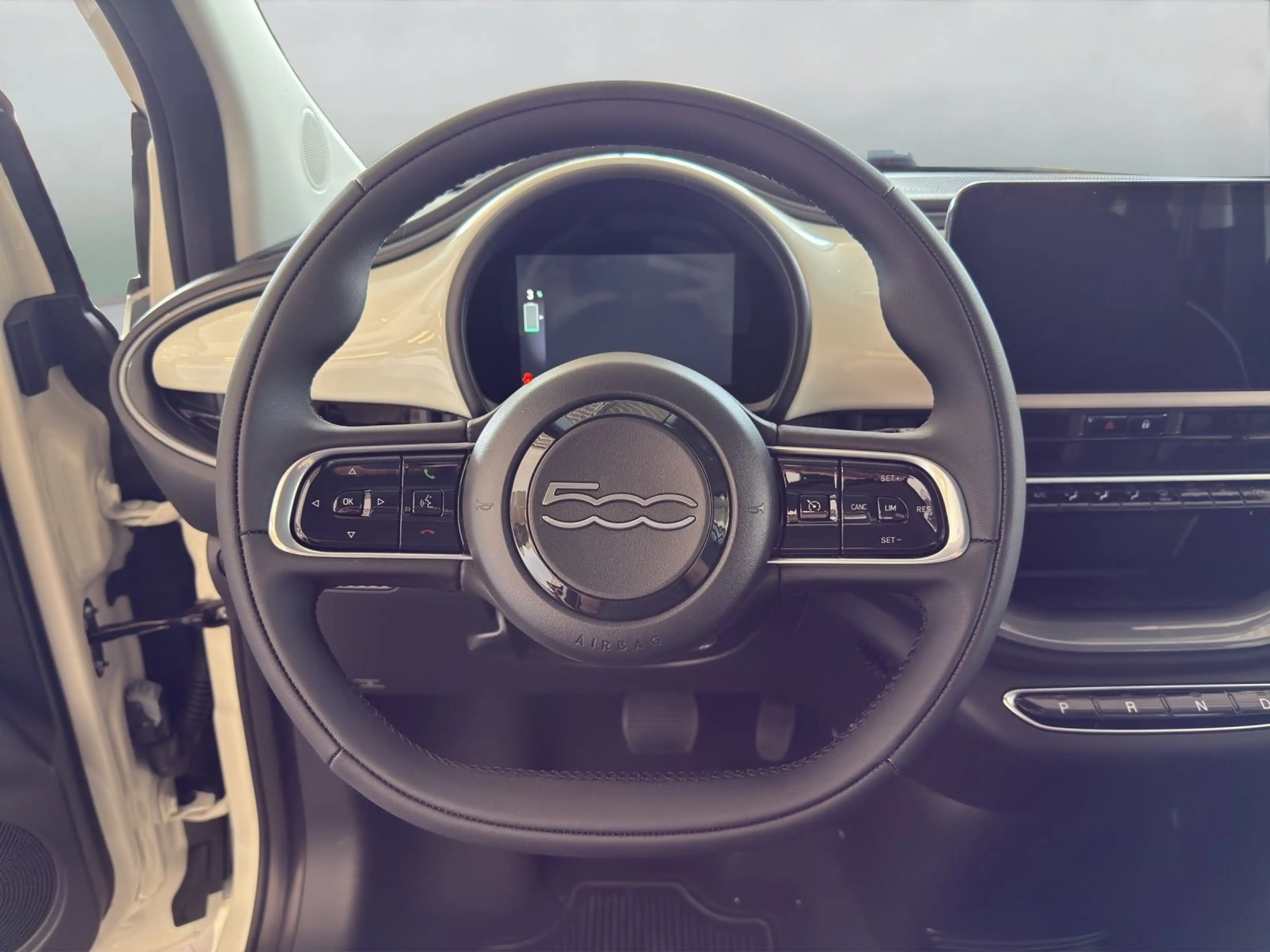 Fiat 500e Icon*Klimaauto*Kamera*Alu*Carplay*Keyless* — photo 11