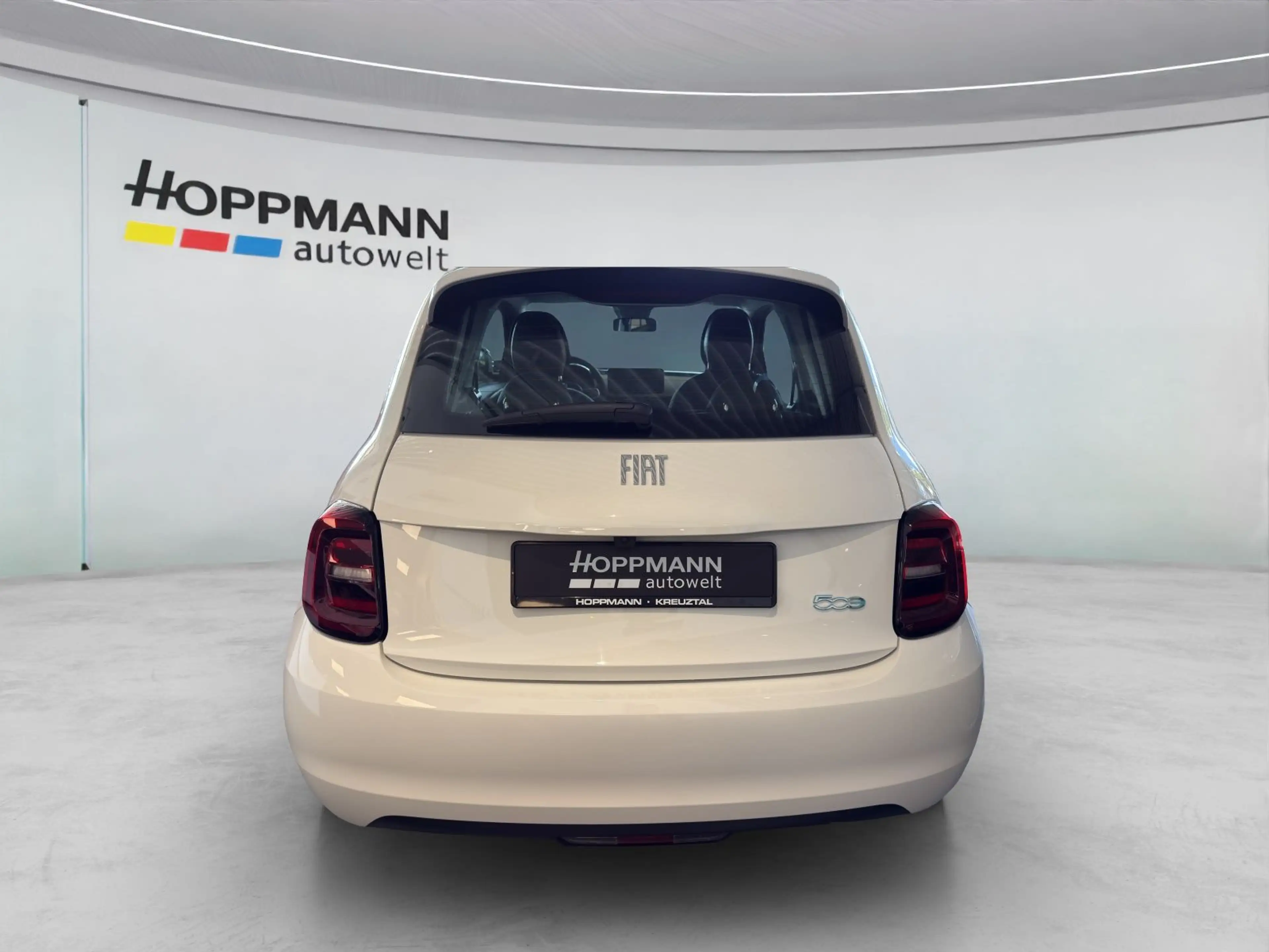 Fiat 500e Icon*Klimaauto*Kamera*Alu*Carplay*Keyless* — photo 6