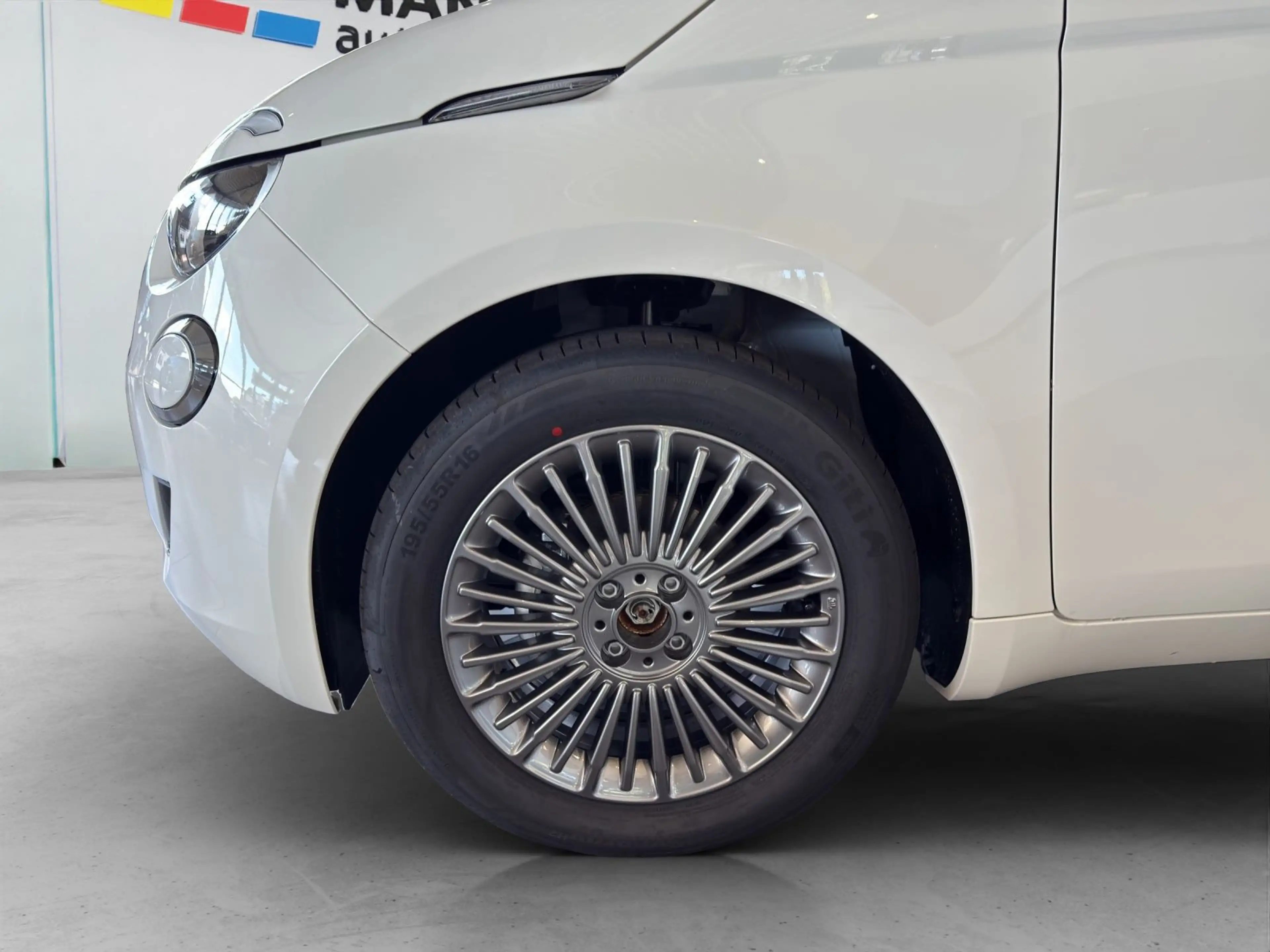 Fiat 500e Icon*Klimaauto*Kamera*Alu*Carplay*Keyless* — photo 7