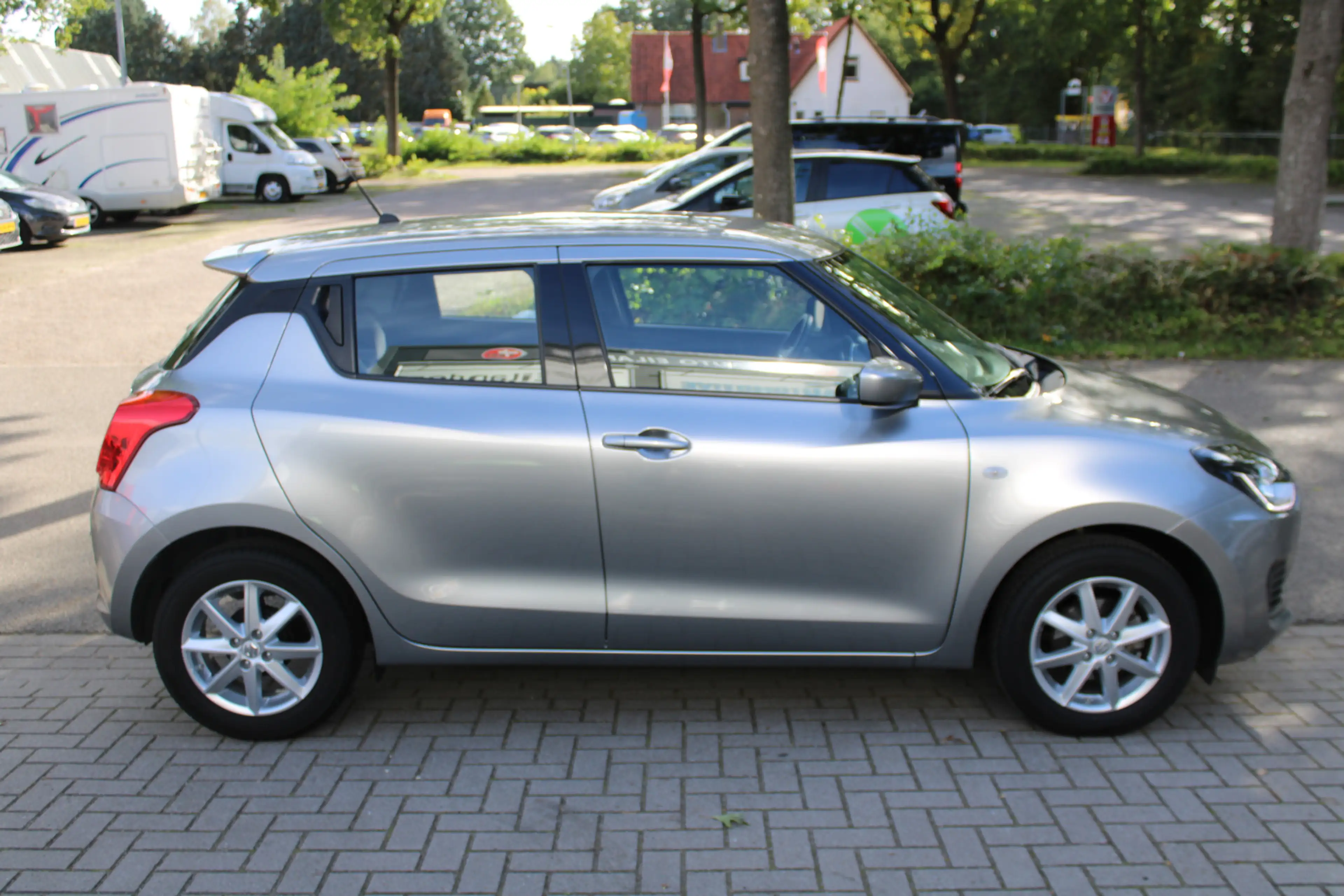 Suzuki Swift 1.2 Select Smart Hybrid — photo 5