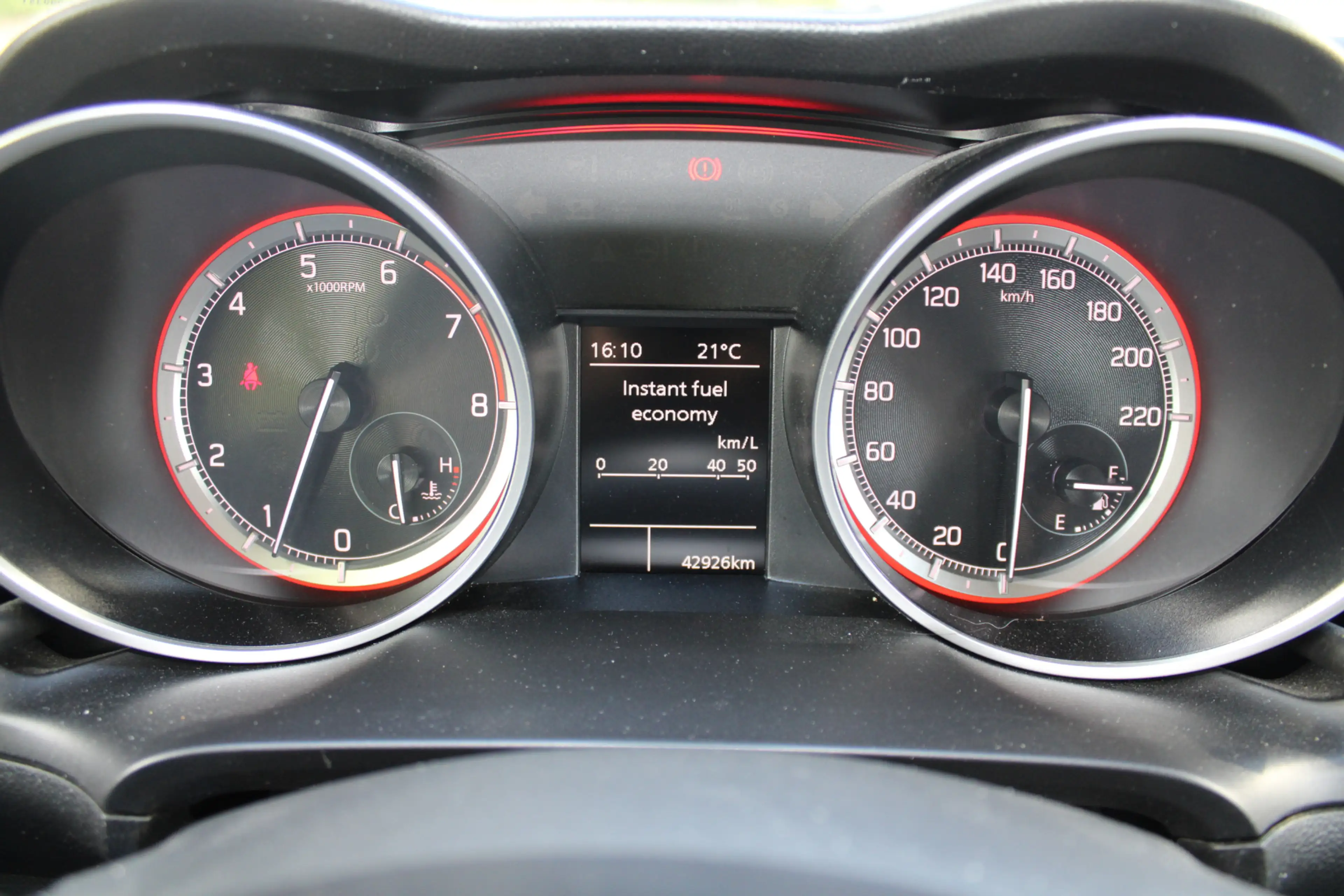 Suzuki Swift 1.2 Select Smart Hybrid — photo 6
