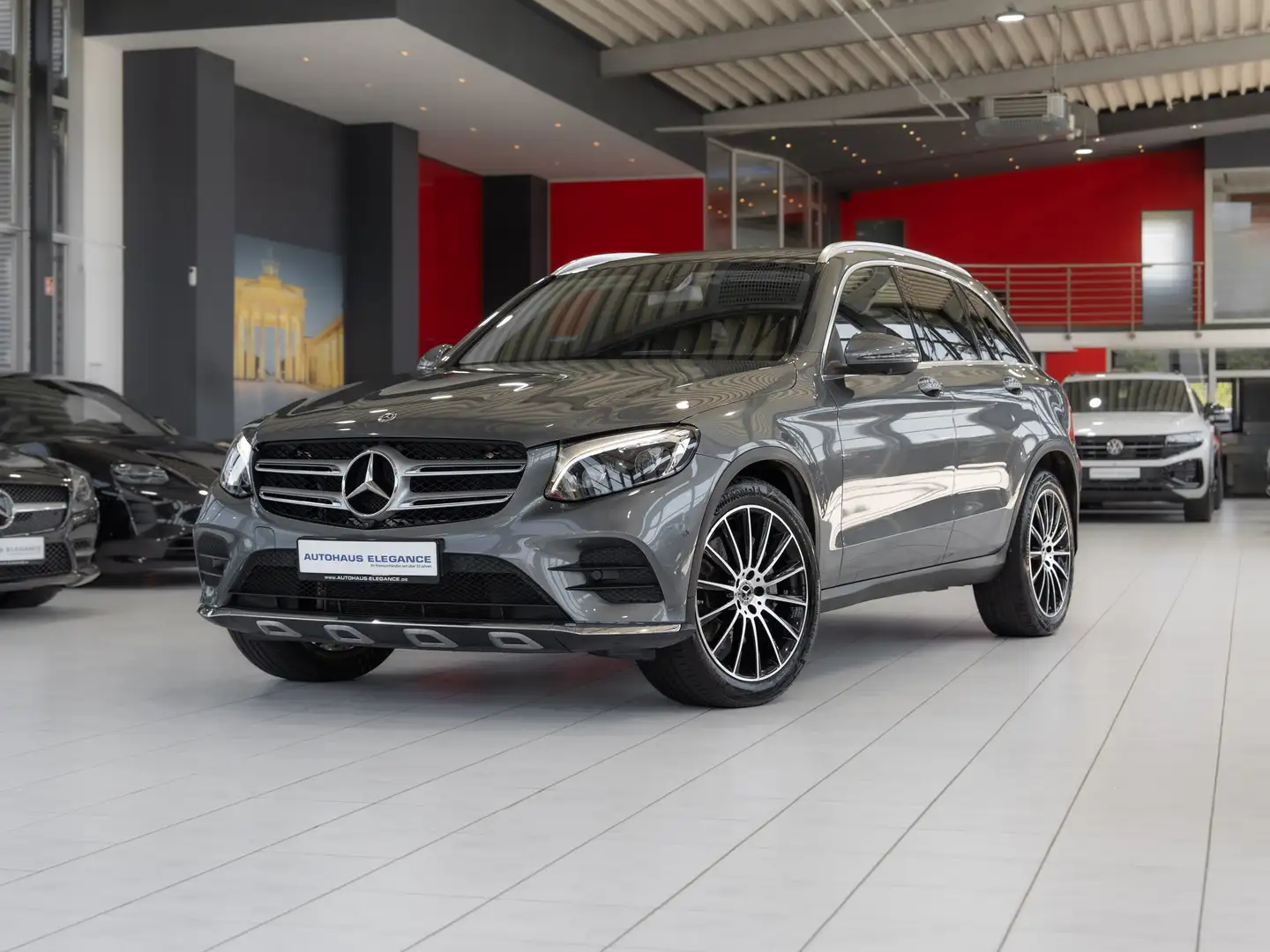 Mercedes-Benz GLC 350 d 4Matic*AMG-LINE*1.HD*PANO*360*EDELHOLZ Šedá - 1