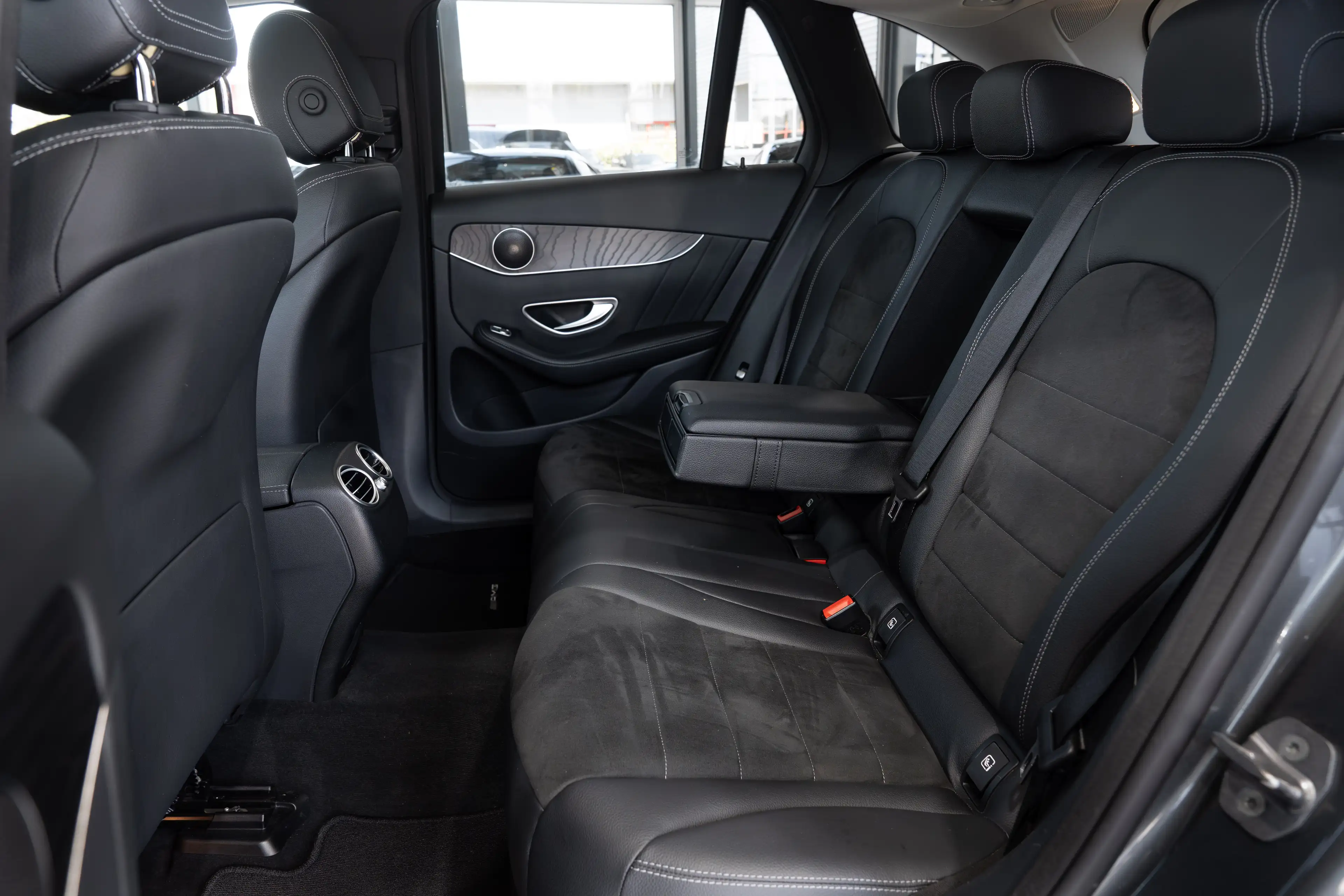 Mercedes-Benz GLC 350 d 4Matic*AMG-LINE*1.HD*PANO*360*EDELHOLZ — photo 12