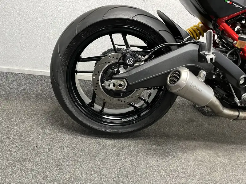 Ducati Monster 797 - foto 8
