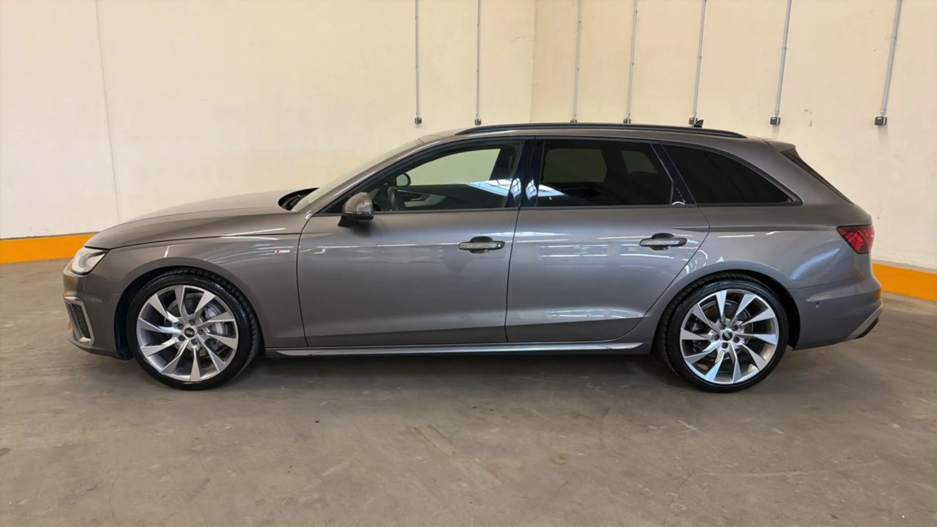 Audi A4 40 2.0 TDI S line Aut. LED*LEDER*360-KAMERA*AHK*R — photo 4
