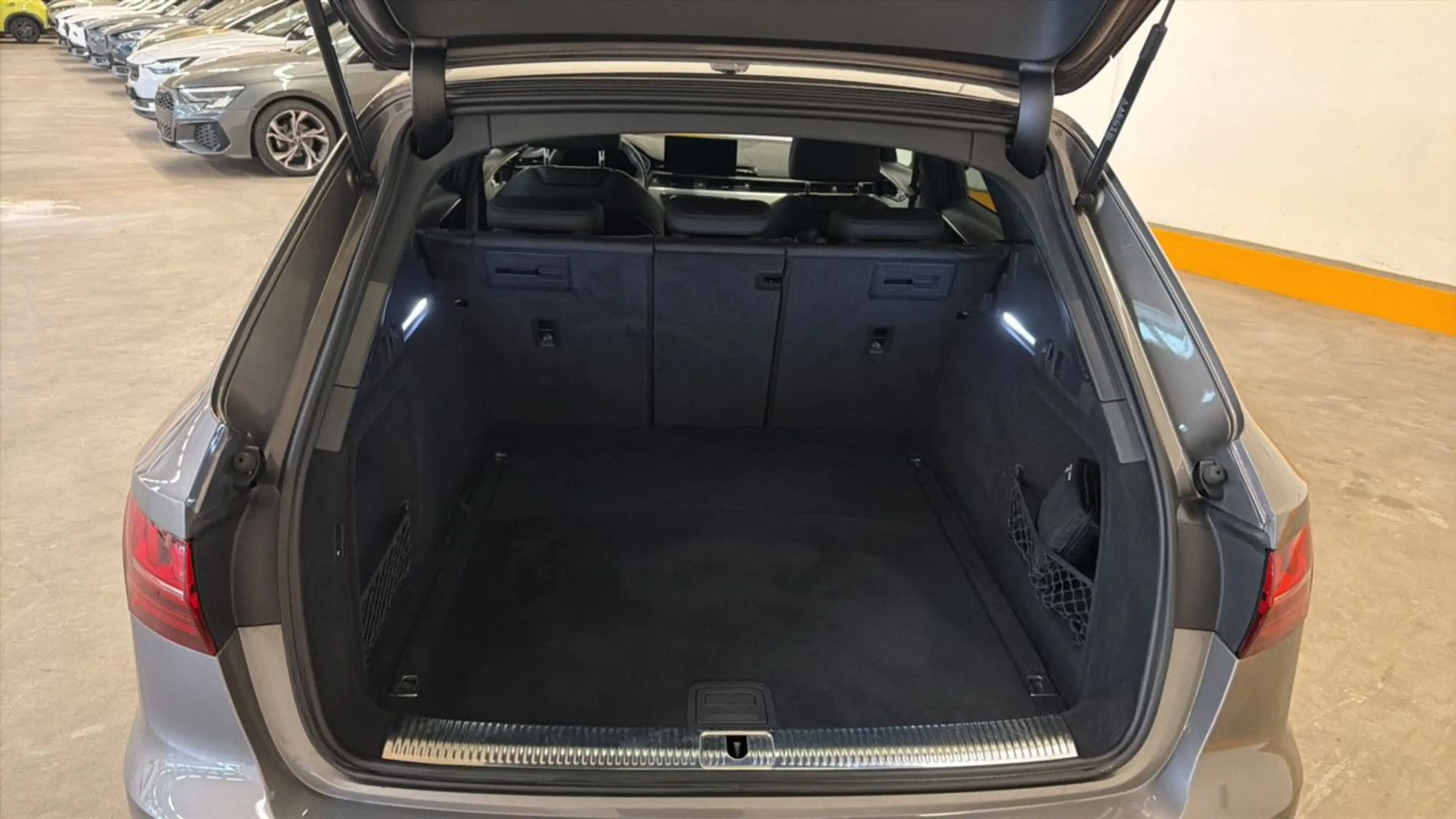 Audi A4 40 2.0 TDI S line Aut. LED*LEDER*360-KAMERA*AHK*R — photo 9