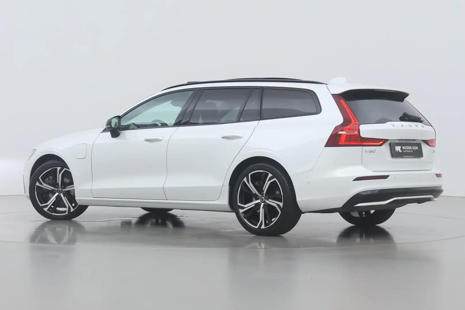 Volvo V60 T8 Plug-in hybrid Ultra Dark | Bowers&Wilkins | Ma Alb - 2