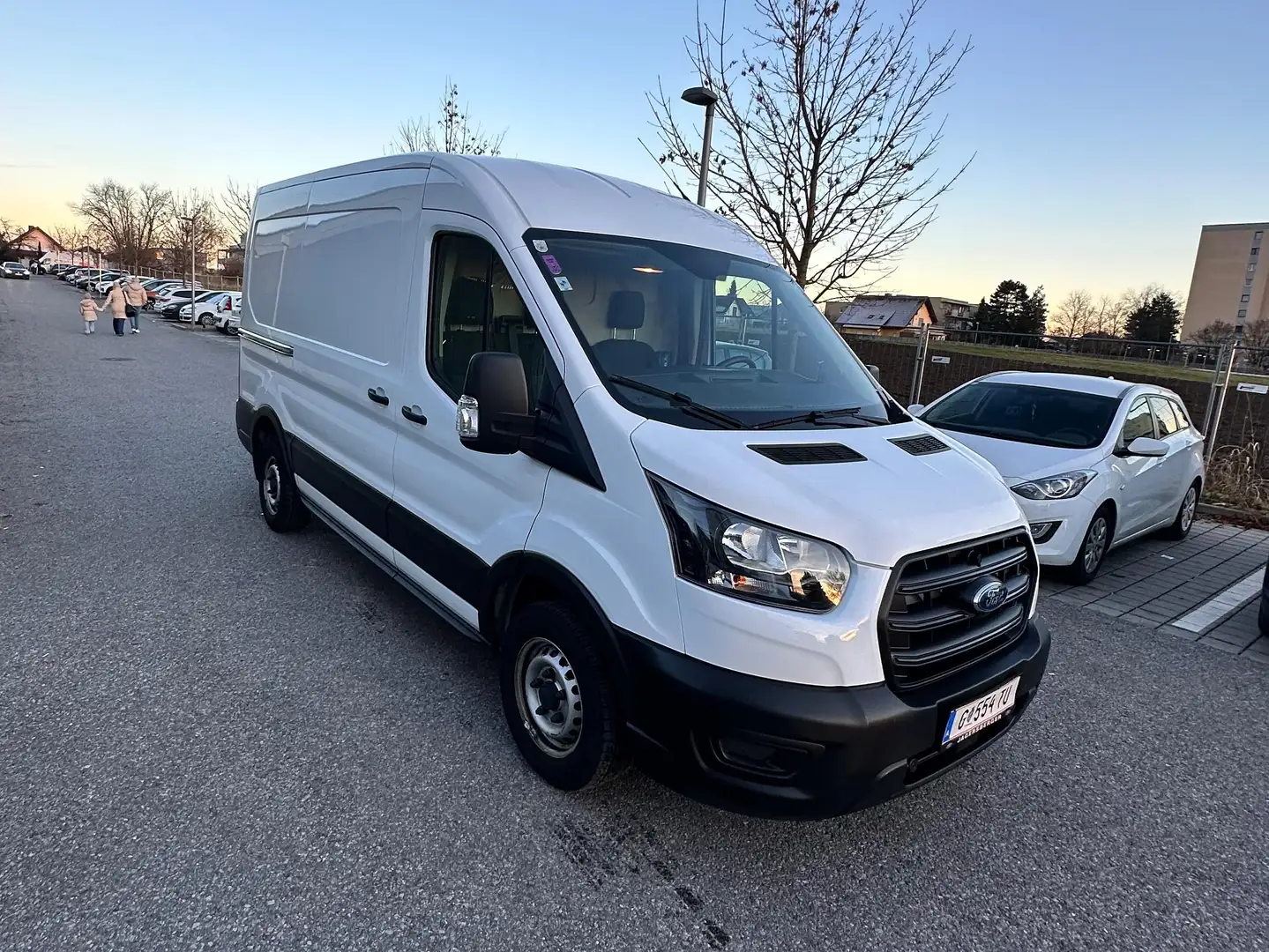 Ford Transit Transit Variobus 2,0 EcoBlue L2H2 350 Weiß - 1