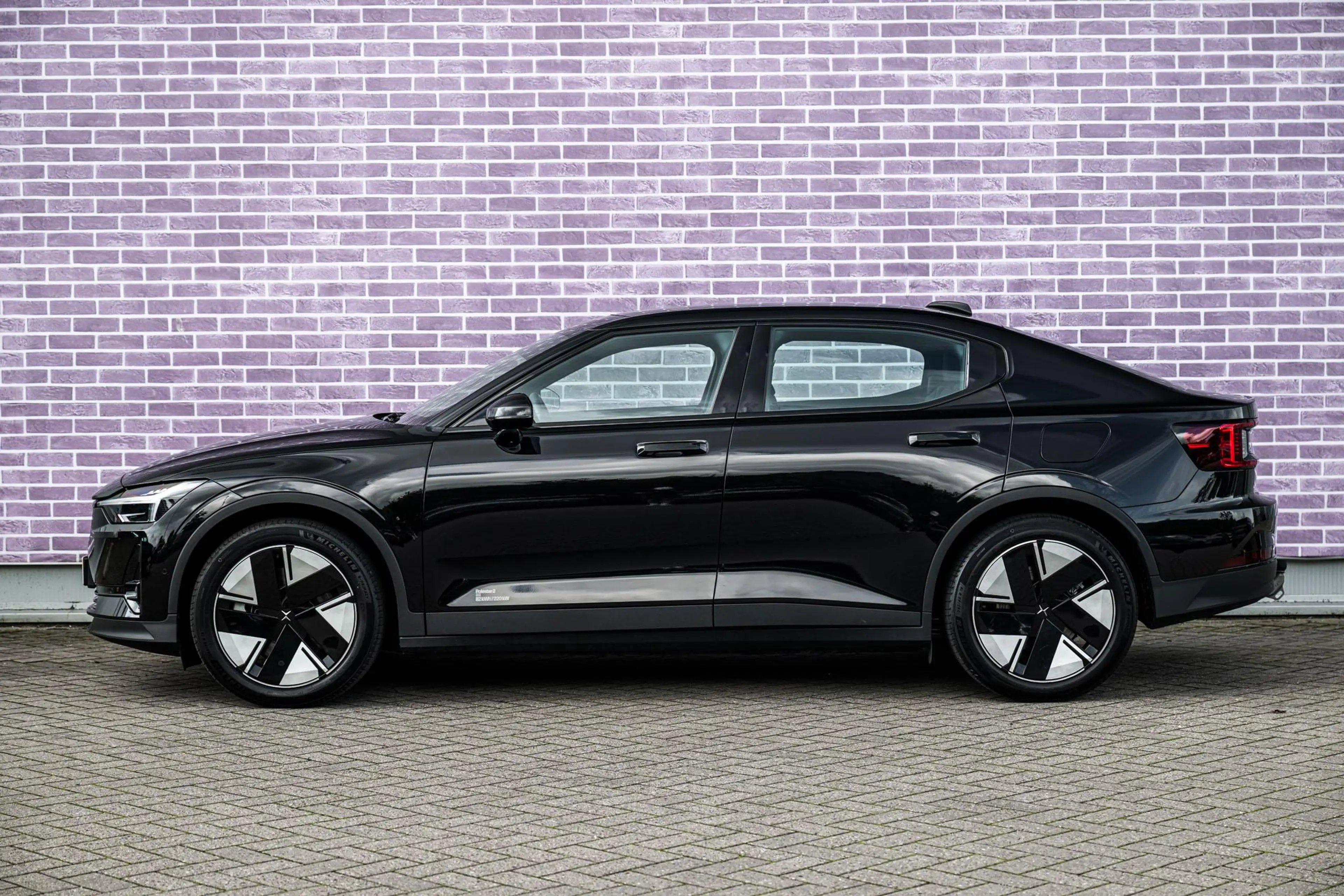 Polestar 2 Long Range Single Motor Plus 82 kWh — photo 4