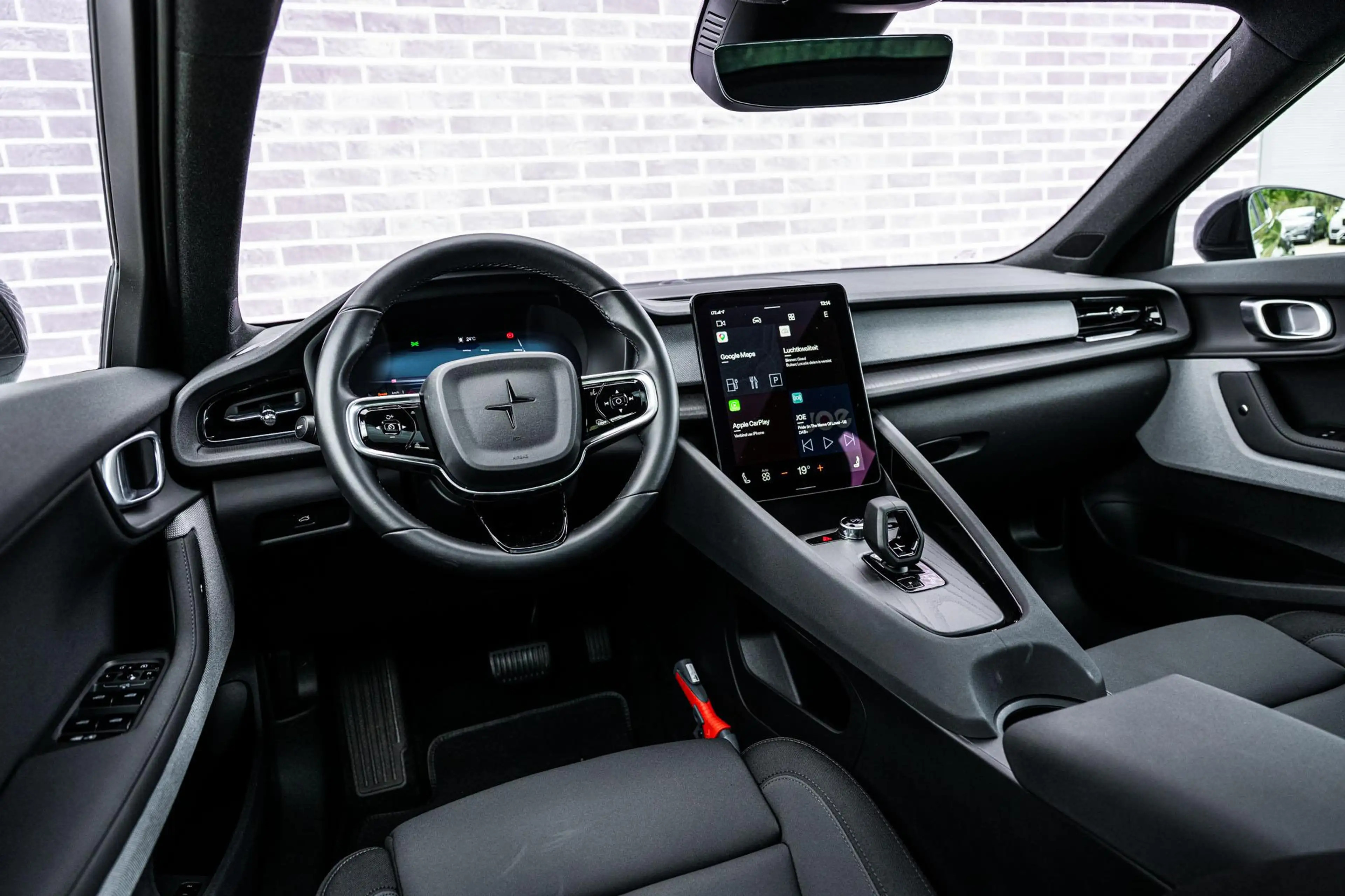 Polestar 2 Long Range Single Motor Plus 82 kWh — photo 11
