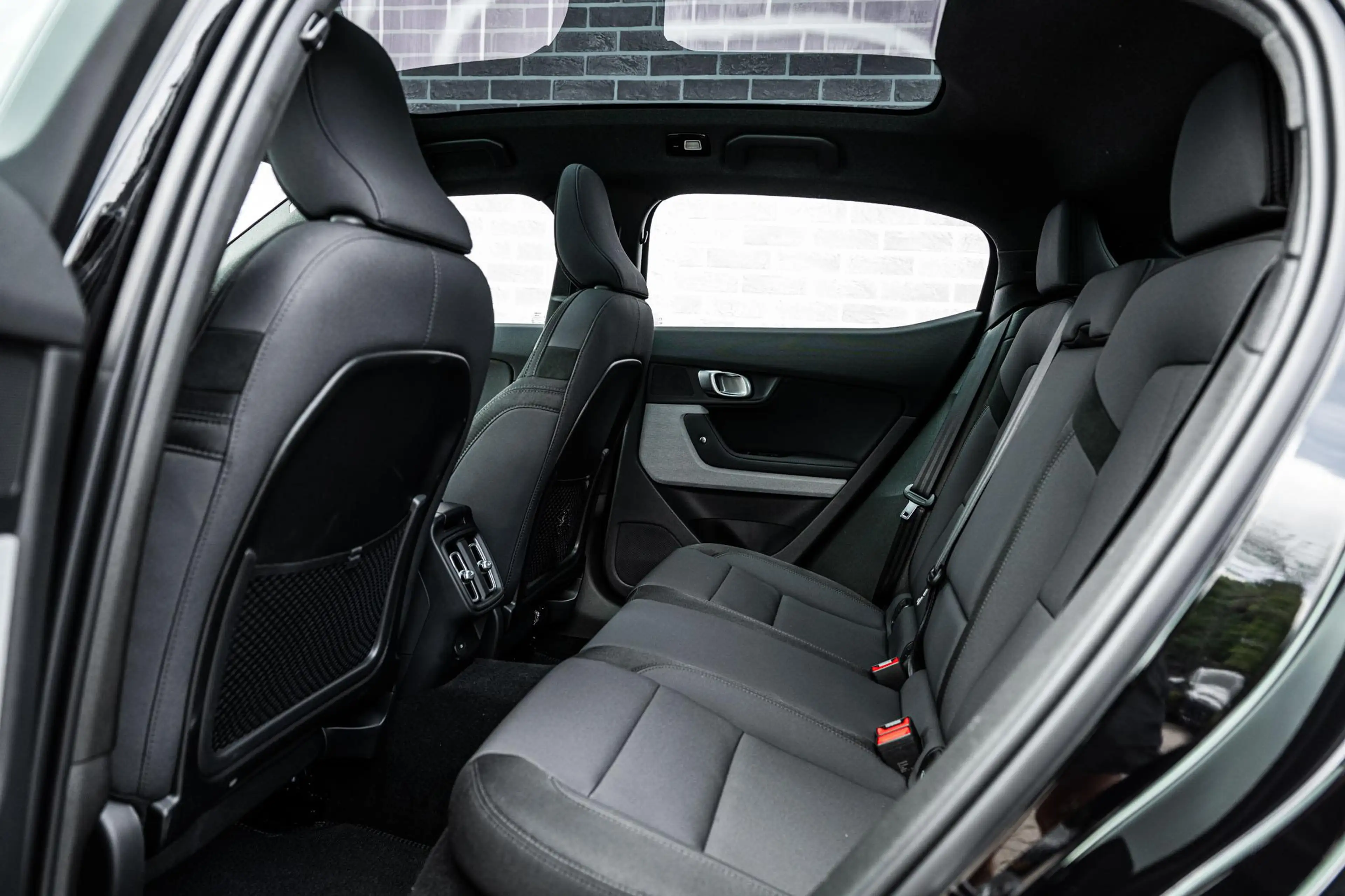 Polestar 2 Long Range Single Motor Plus 82 kWh — photo 8