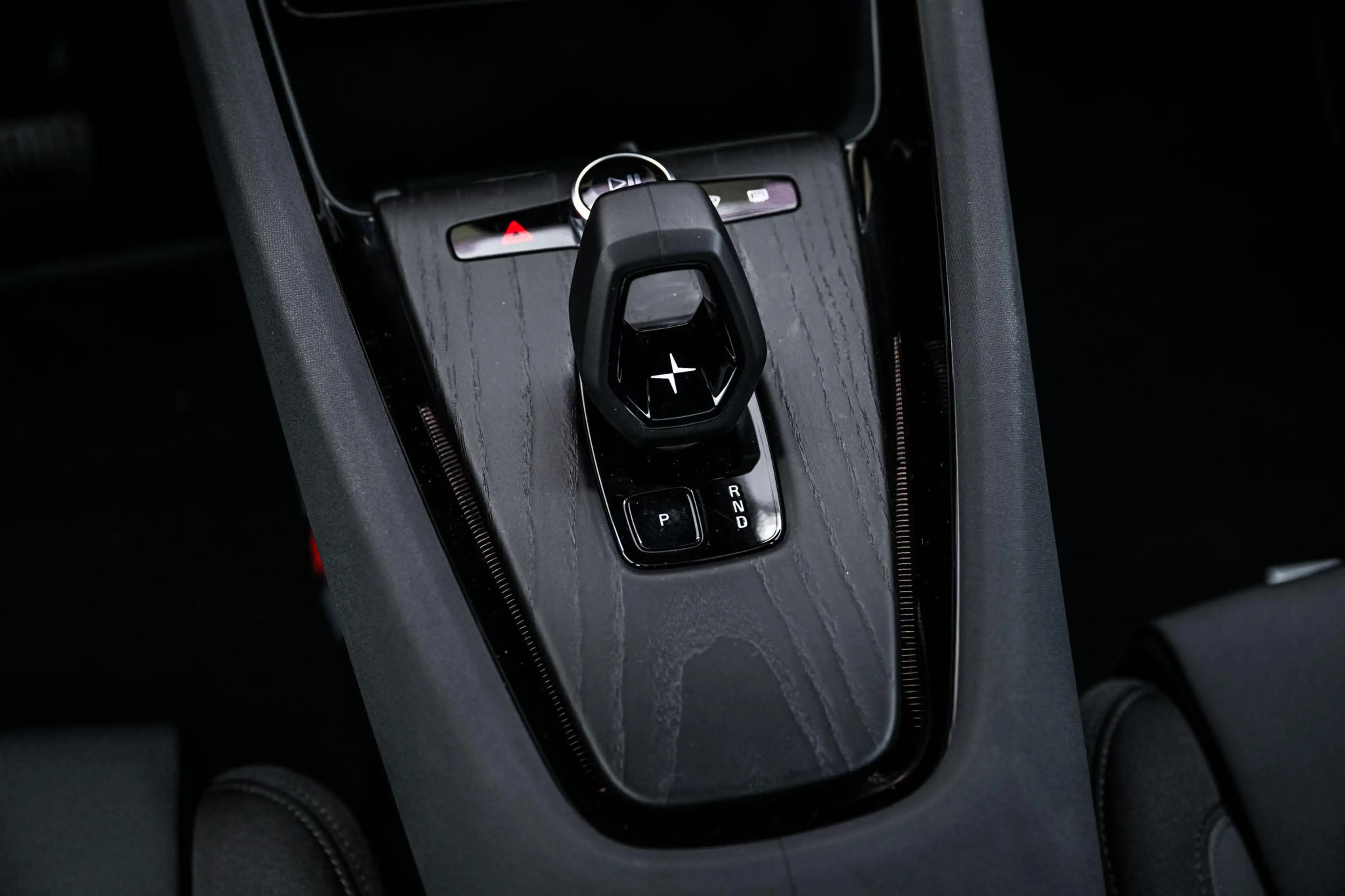 Polestar 2 Long Range Single Motor Plus 82 kWh — photo 14