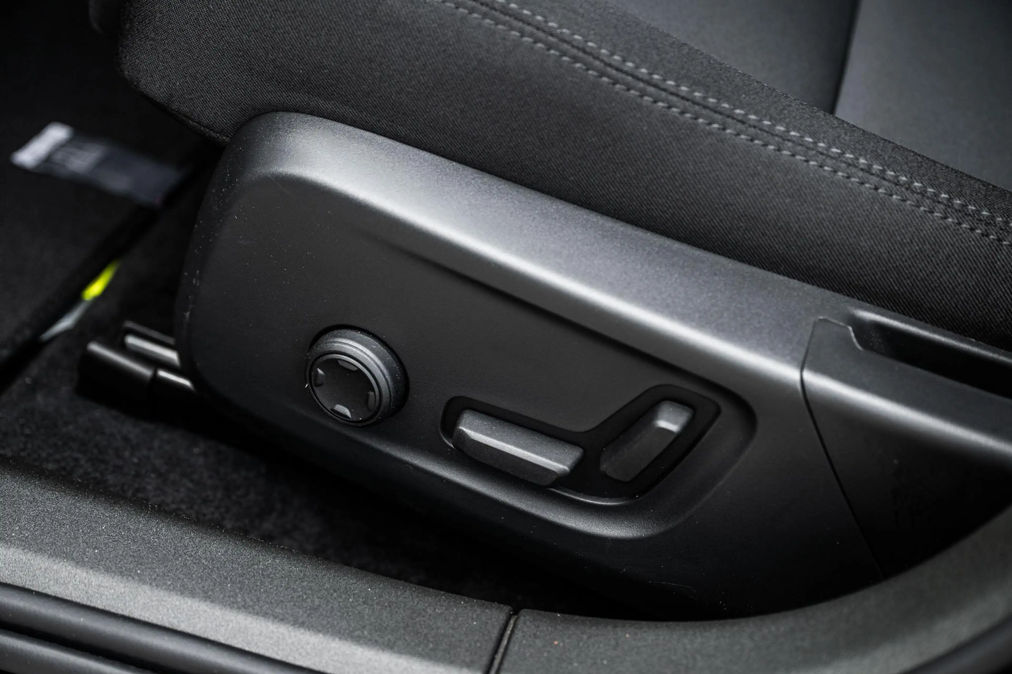 Polestar 2 Long Range Single Motor Plus 82 kWh — photo 7