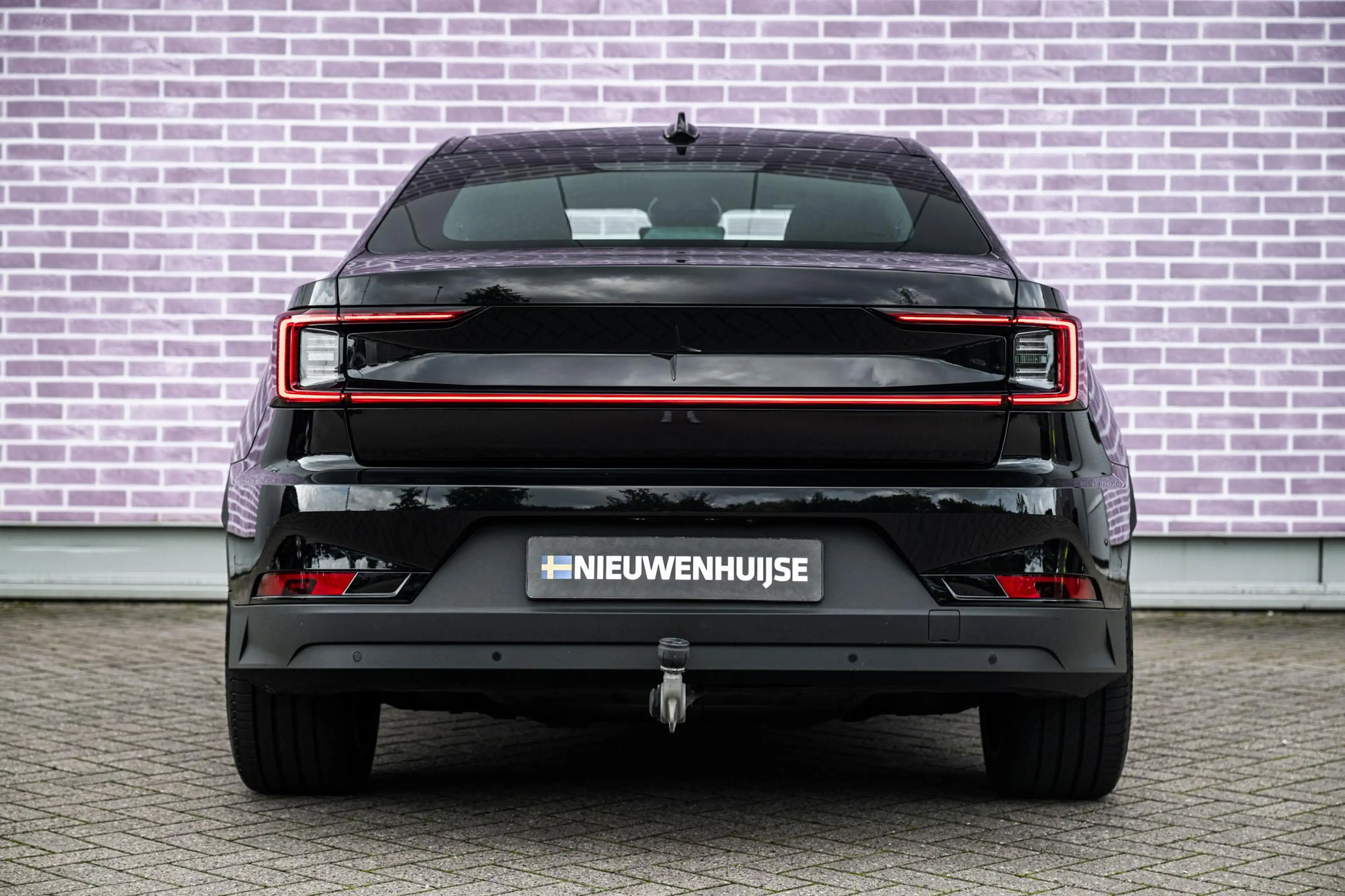 Polestar 2 Long Range Single Motor Plus 82 kWh — photo 10