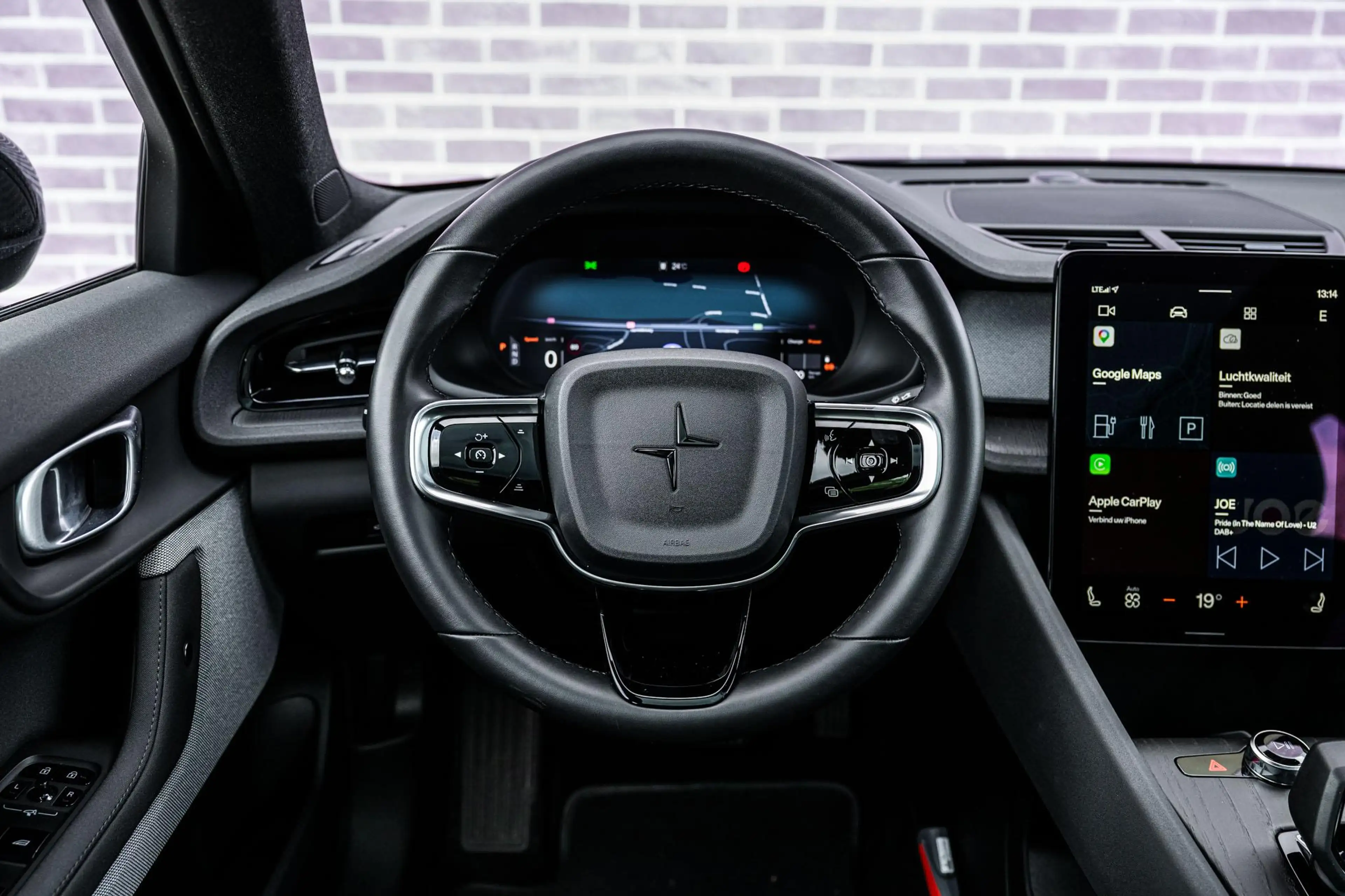 Polestar 2 Long Range Single Motor Plus 82 kWh — photo 3